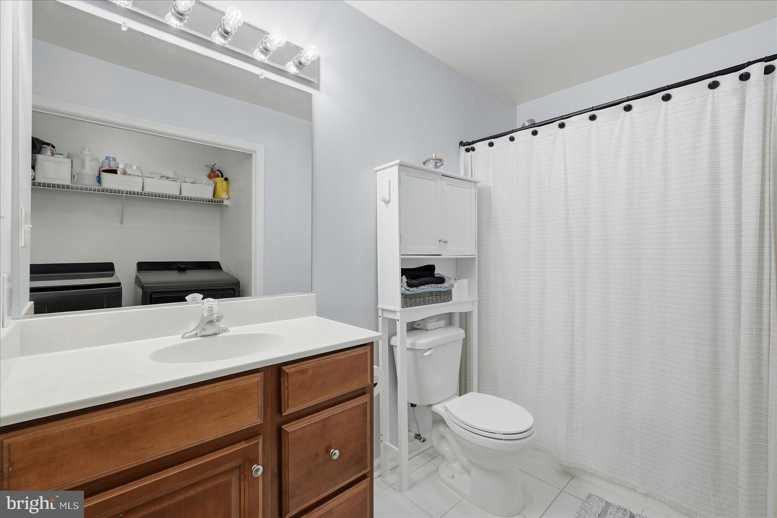 SIGNATURE TOWNS OF WILLOWBY - Residential