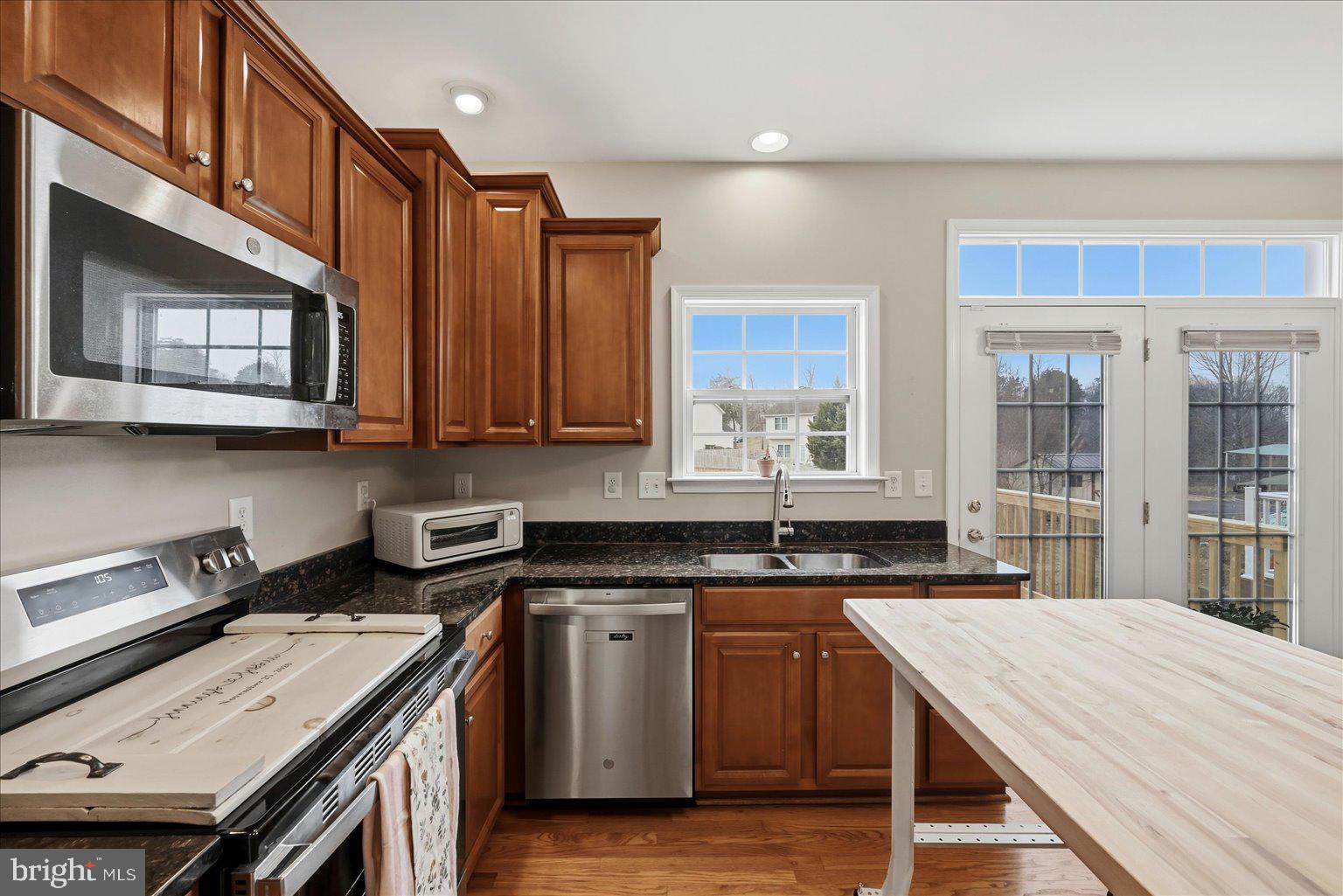 SIGNATURE TOWNS OF WILLOWBY - Residential