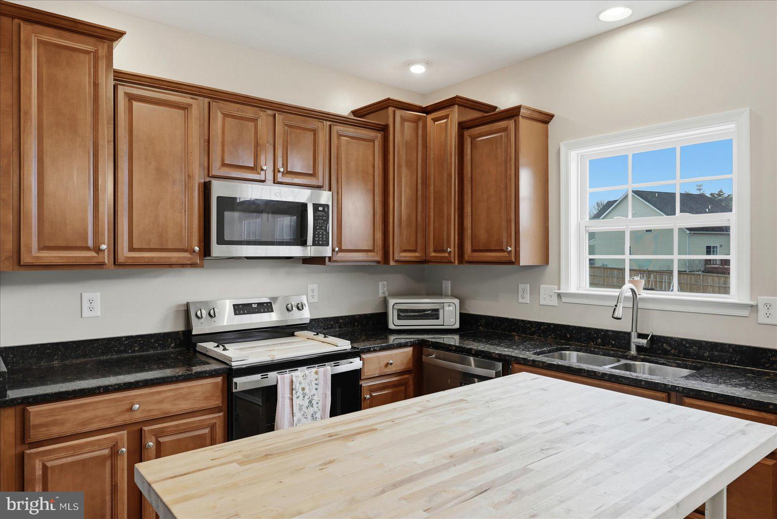 SIGNATURE TOWNS OF WILLOWBY - Residential