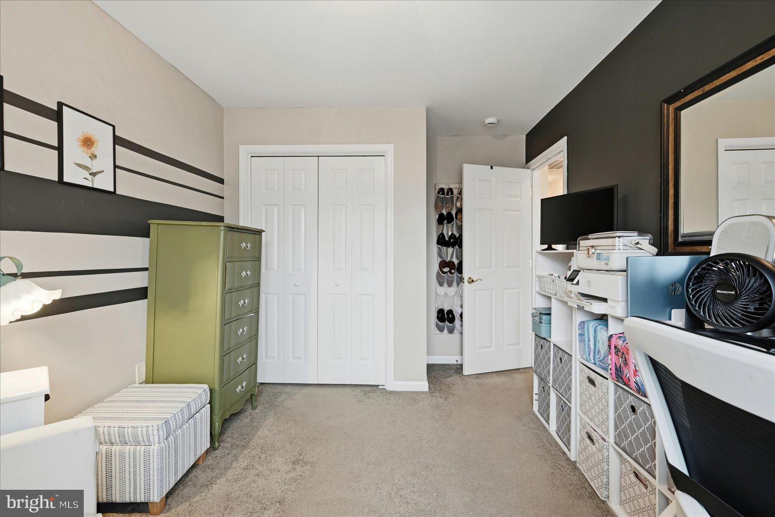 SIGNATURE TOWNS OF WILLOWBY - Residential