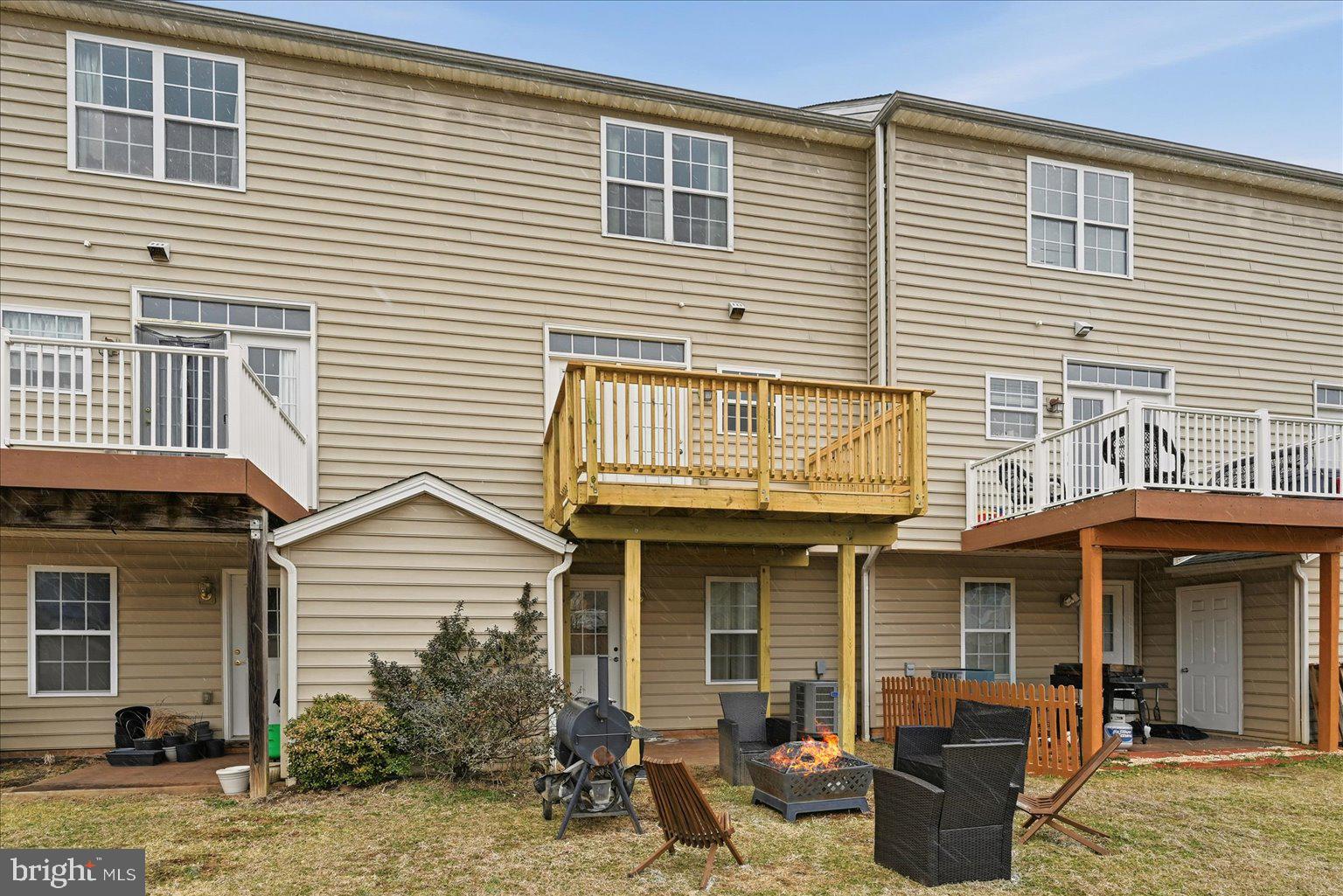 SIGNATURE TOWNS OF WILLOWBY - Residential