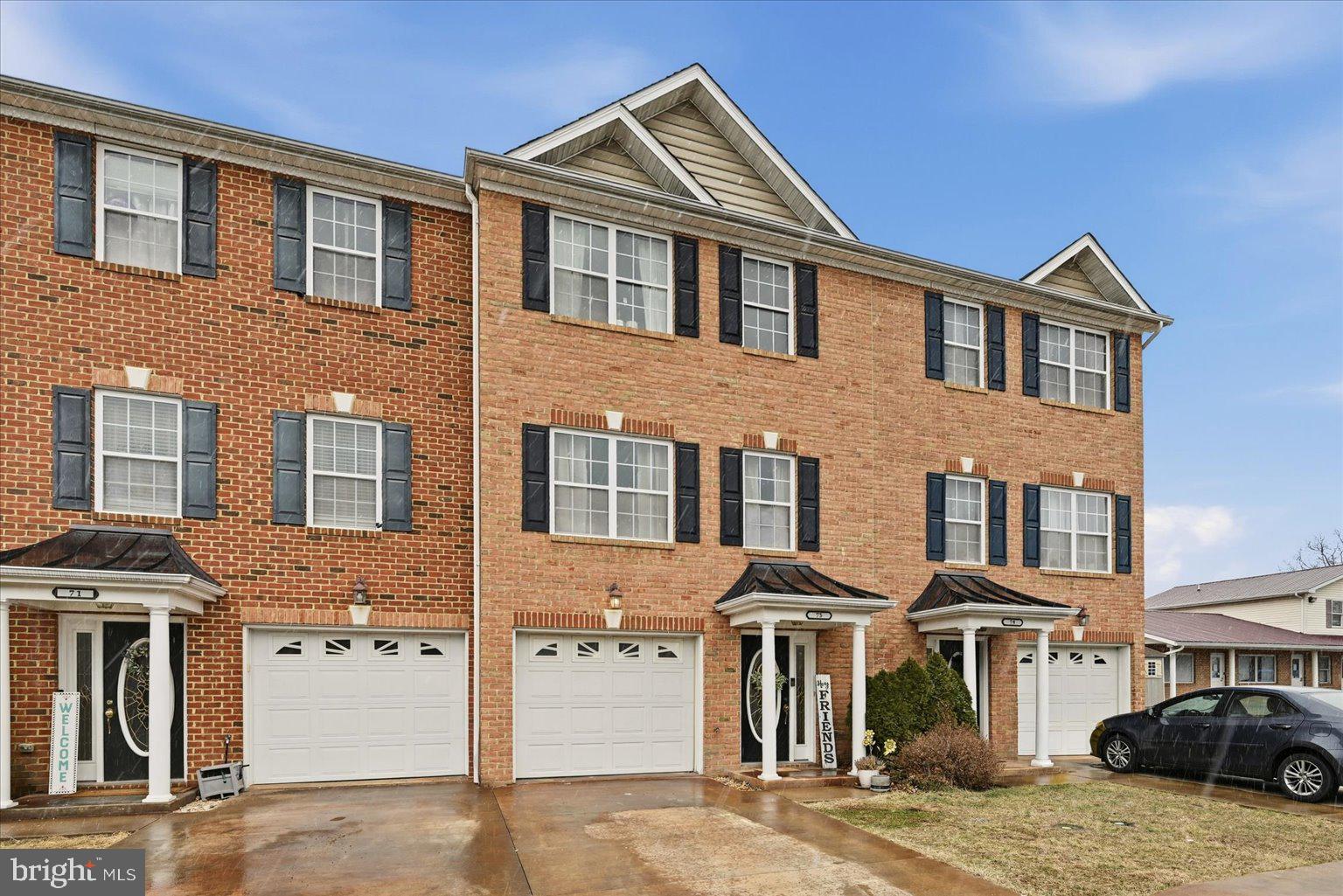 SIGNATURE TOWNS OF WILLOWBY - Residential