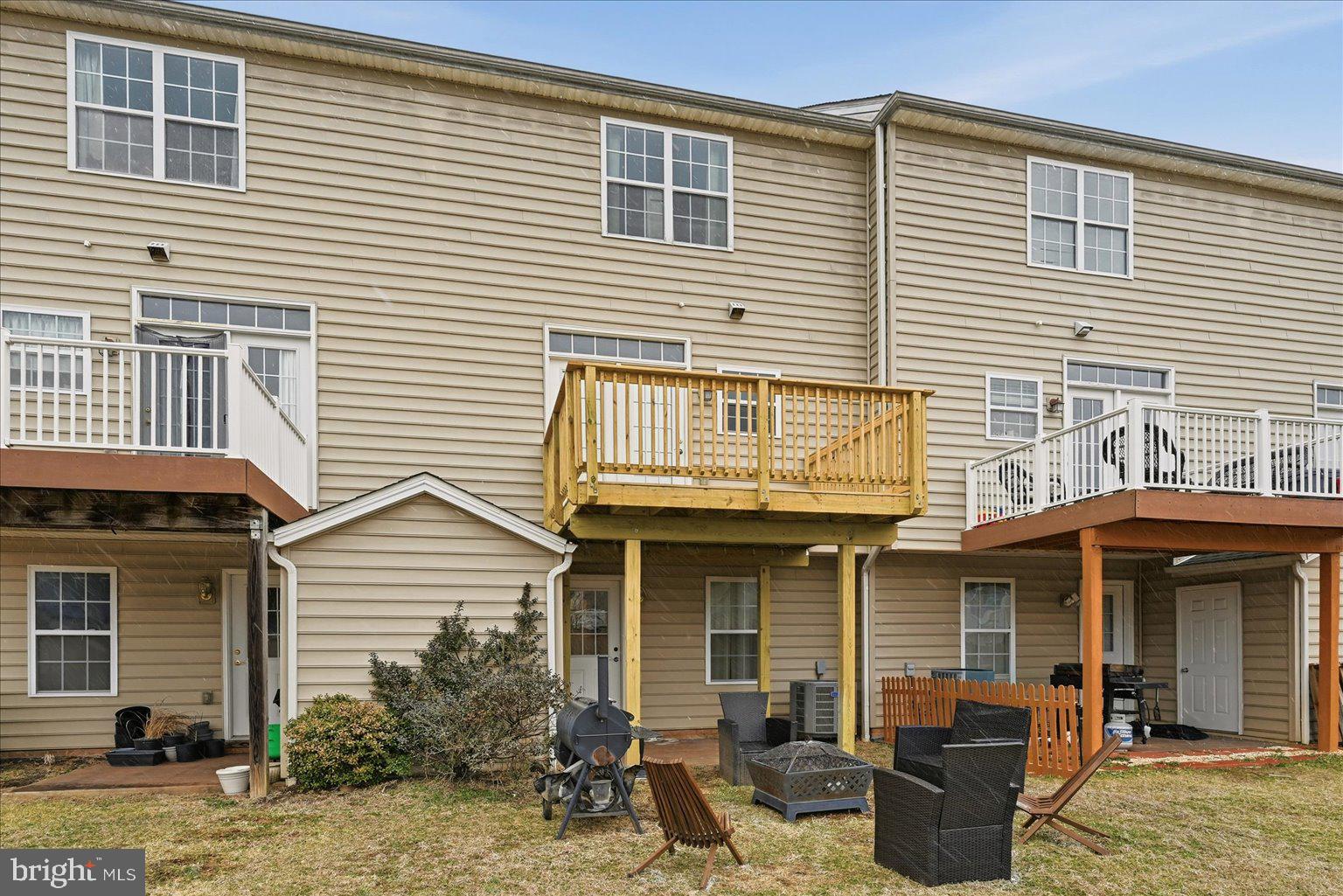 SIGNATURE TOWNS OF WILLOWBY - Residential