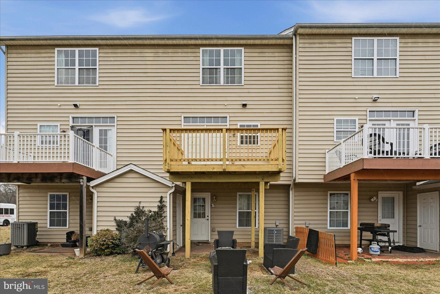 SIGNATURE TOWNS OF WILLOWBY - Residential