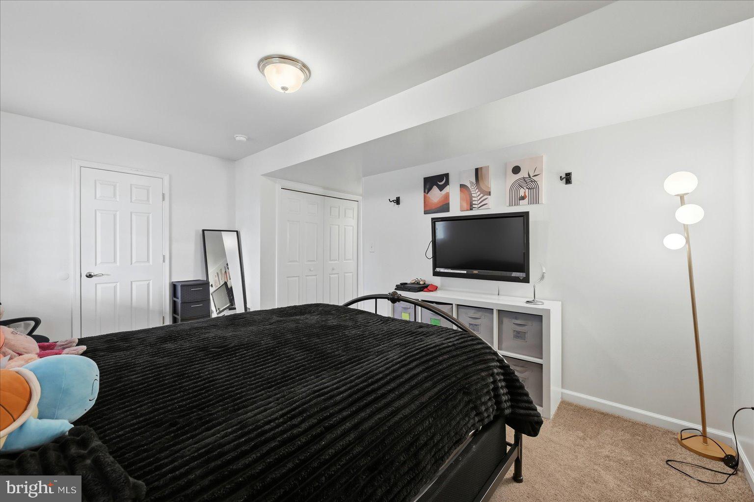 SIGNATURE TOWNS OF WILLOWBY - Residential