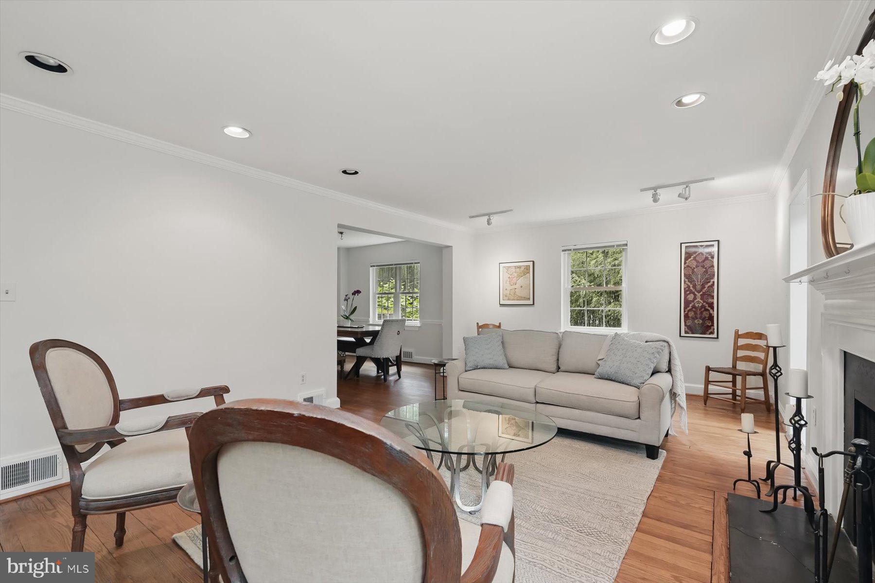 BANNOCKBURN HEIGHTS - Residential