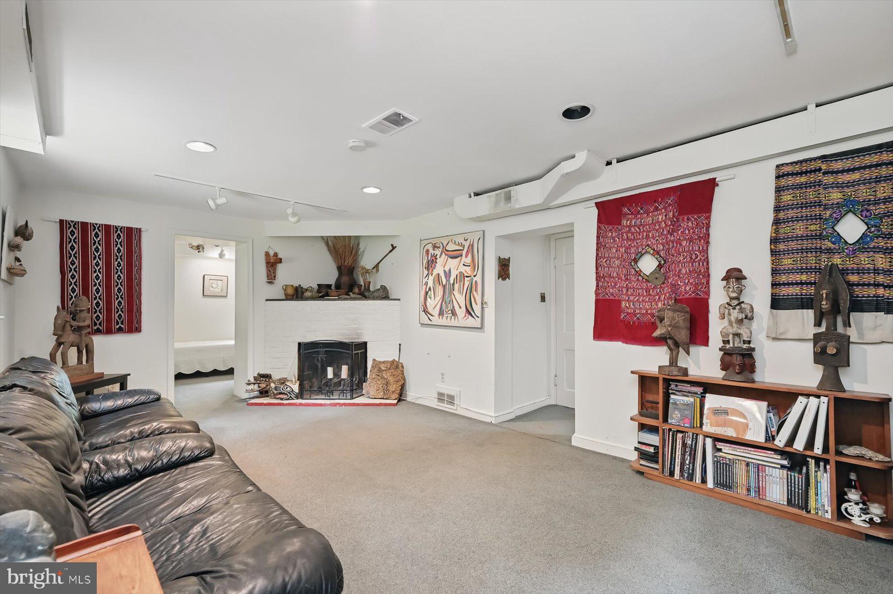 BANNOCKBURN HEIGHTS - Residential