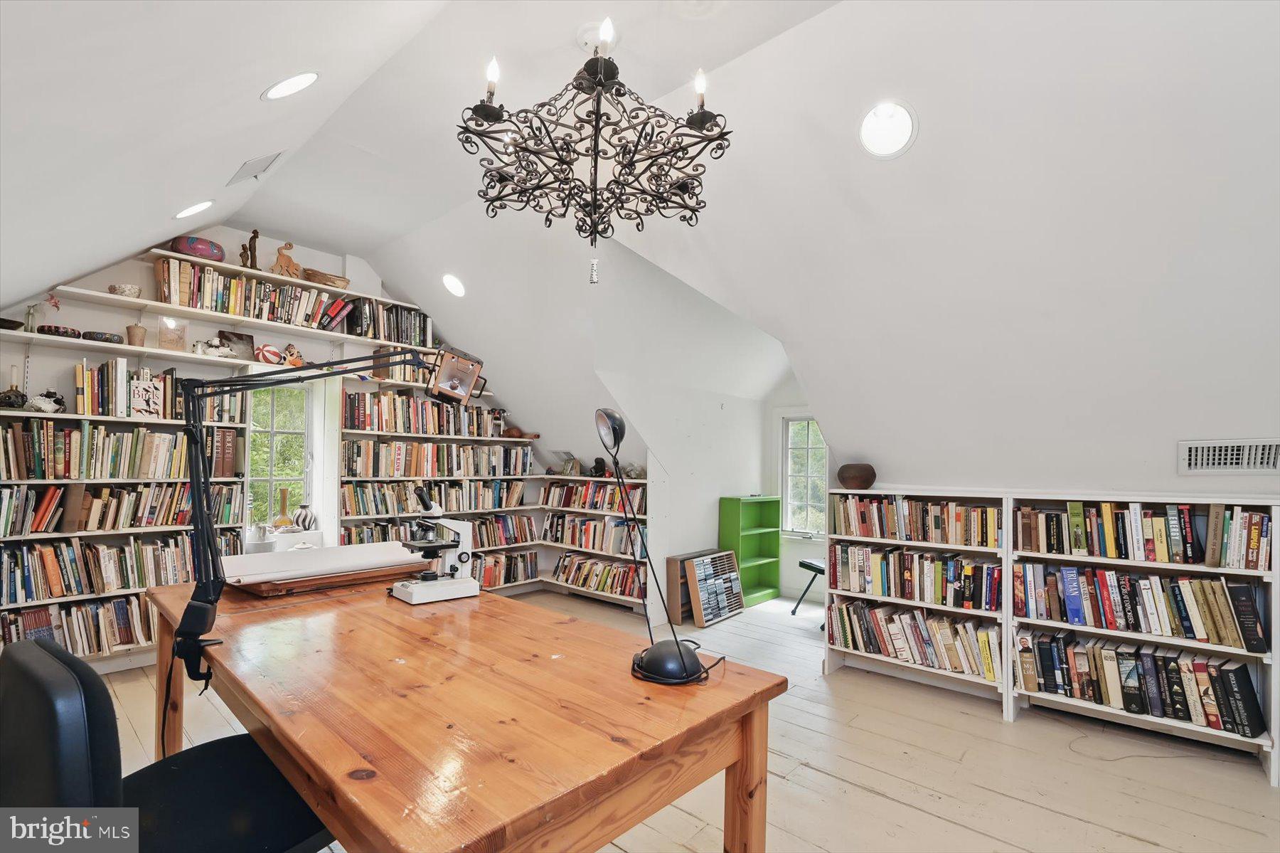 BANNOCKBURN HEIGHTS - Residential