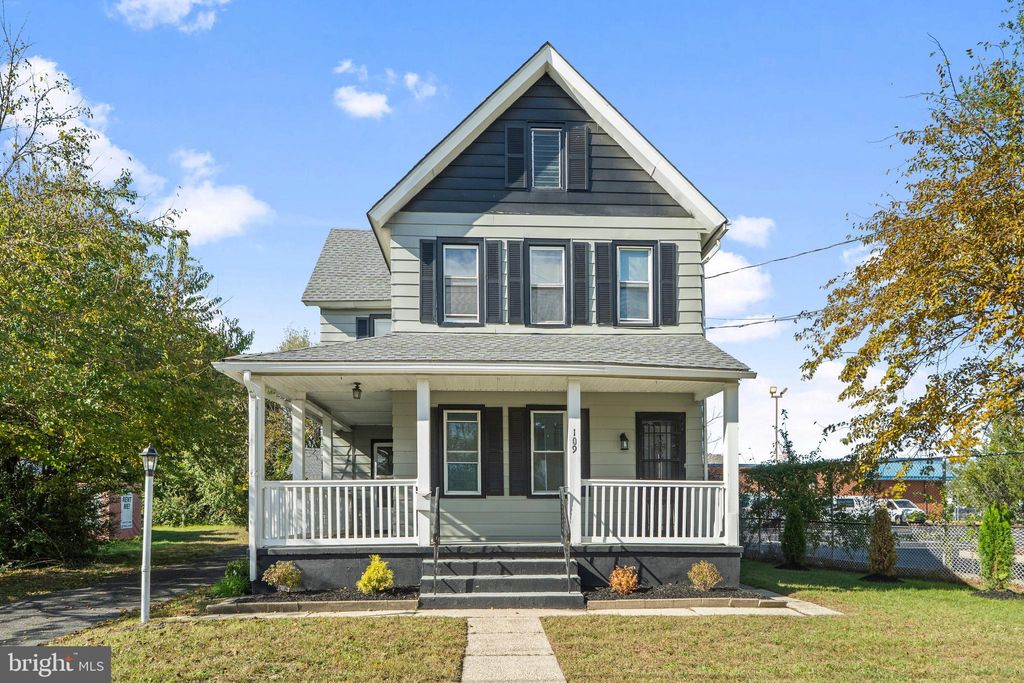 Photo of 109 Poplar Street, WILLIAMSTOWN, NJ 08094 (MLS # NJGL2062576)