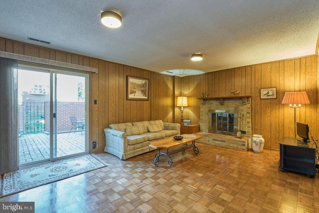 SEMINARY HEIGHTS - Residential