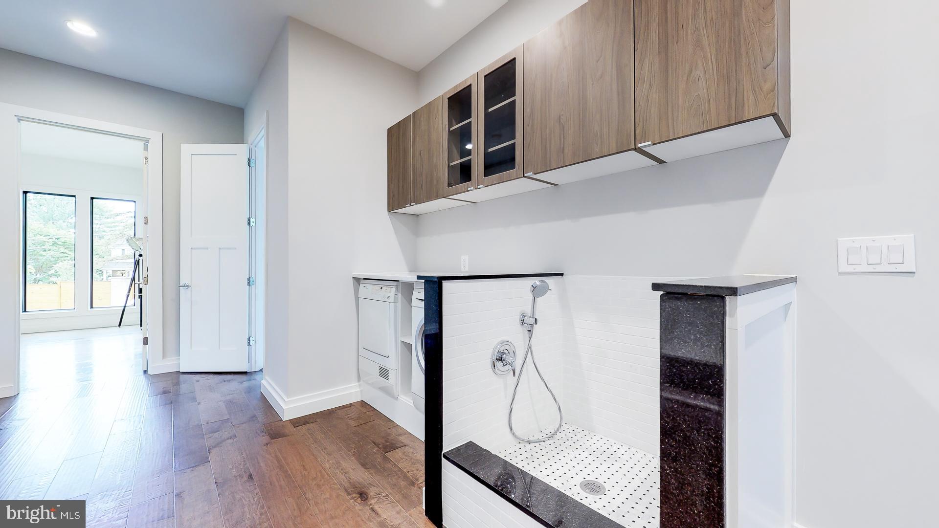 BROOKHAVEN - Residential