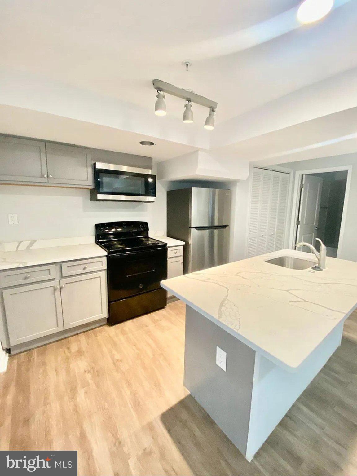 Photo 1 of 11 — 4917 1ST STREET NW 6, WASHINGTON, DC 20011