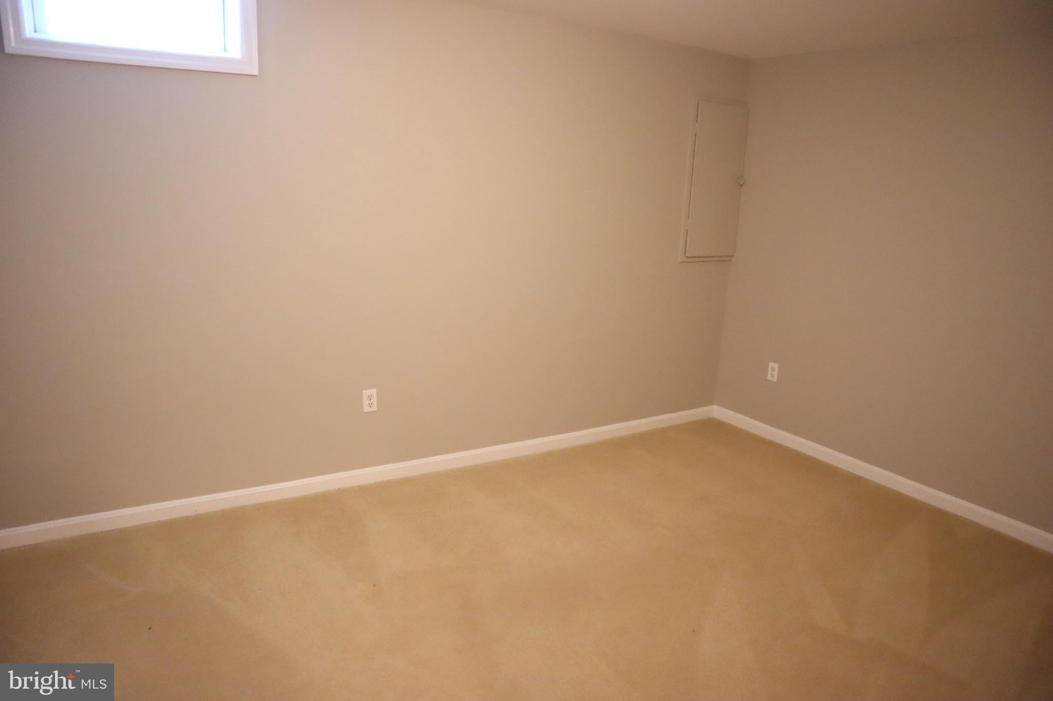 HALLOWELL - Residential Lease