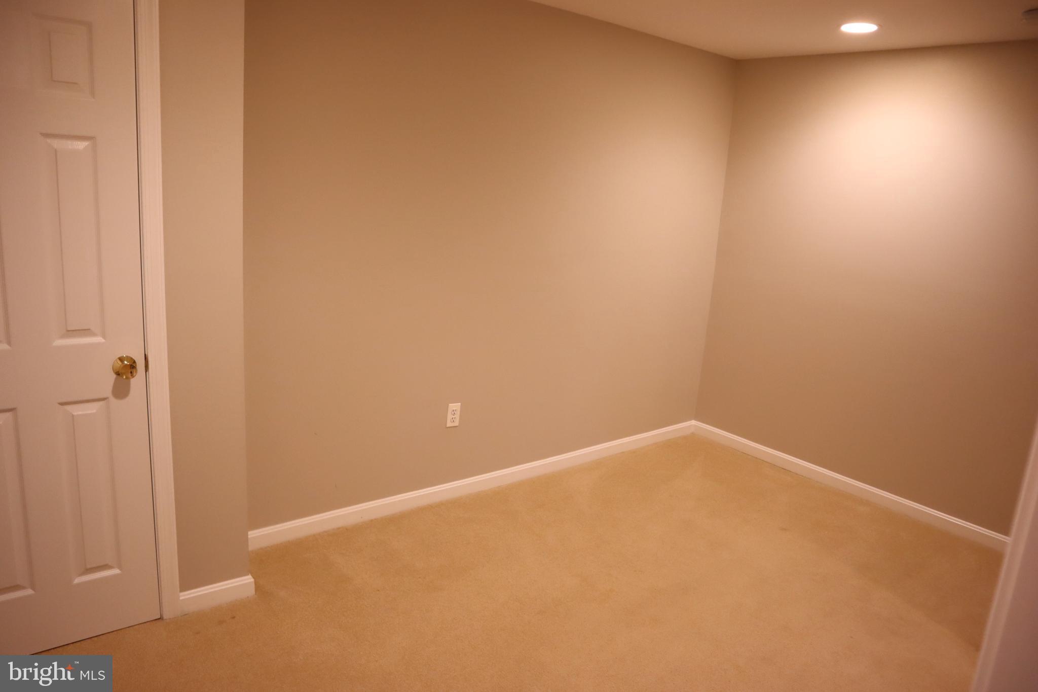 HALLOWELL - Residential Lease