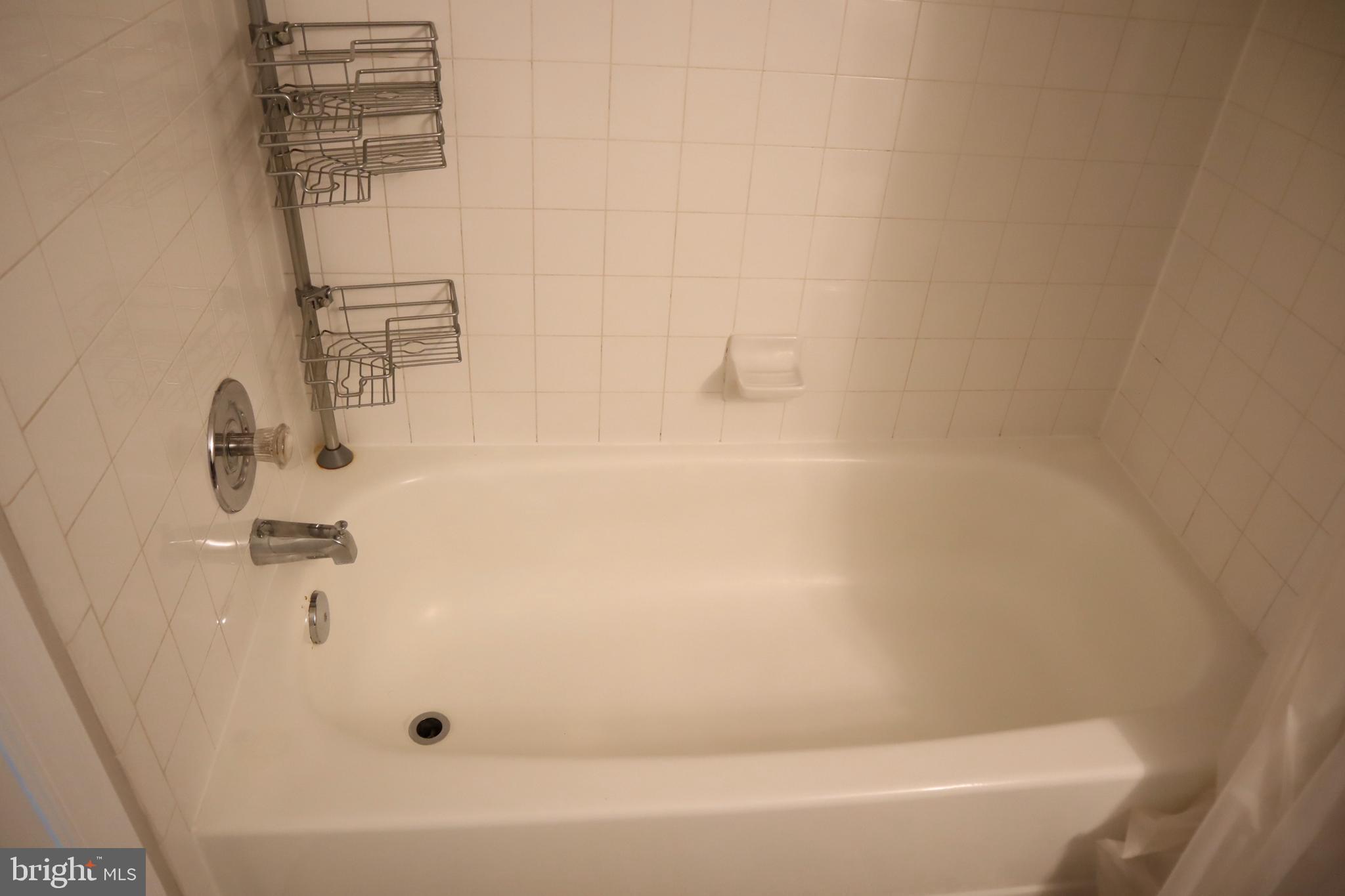 HALLOWELL - Residential Lease