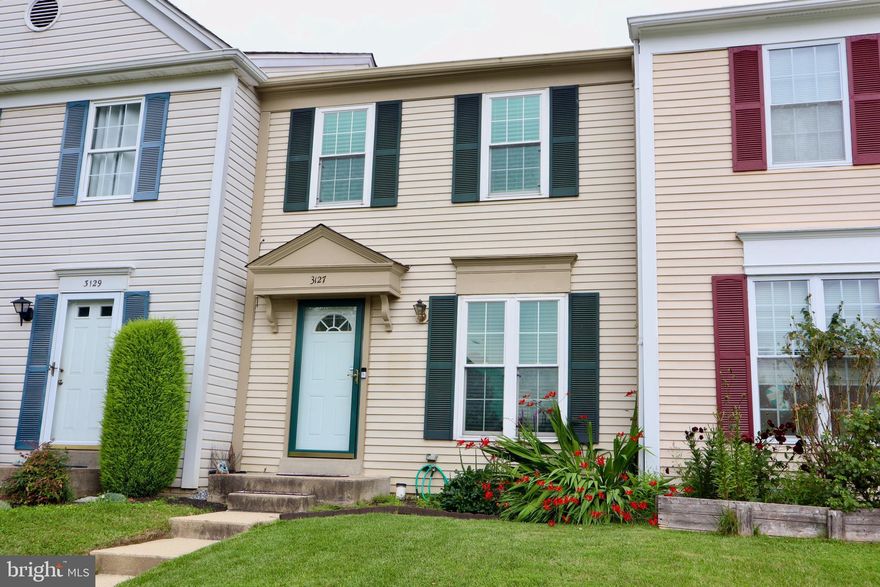 Fully Available!  Fantastic 3 level Townhome in Hallowell!   Updated kitchen with maple cabinets and granite countertops.
Living room with hardwood floors,  Lovely neutral paint colors,   3 nice bedrooms upstairs,  1 large bathroom.    Basement is fully finished with a rec room and office.   Washer /Dryer,   2 reserved parking spots, # 65,   large backyard will cleaned up anyday,   very good condition.  Minimum 2 year lease,   Carpets will be cleaned before move in,  Paint will be touched up.  Don't miss this home!  There are NO bsmt bedrooms.