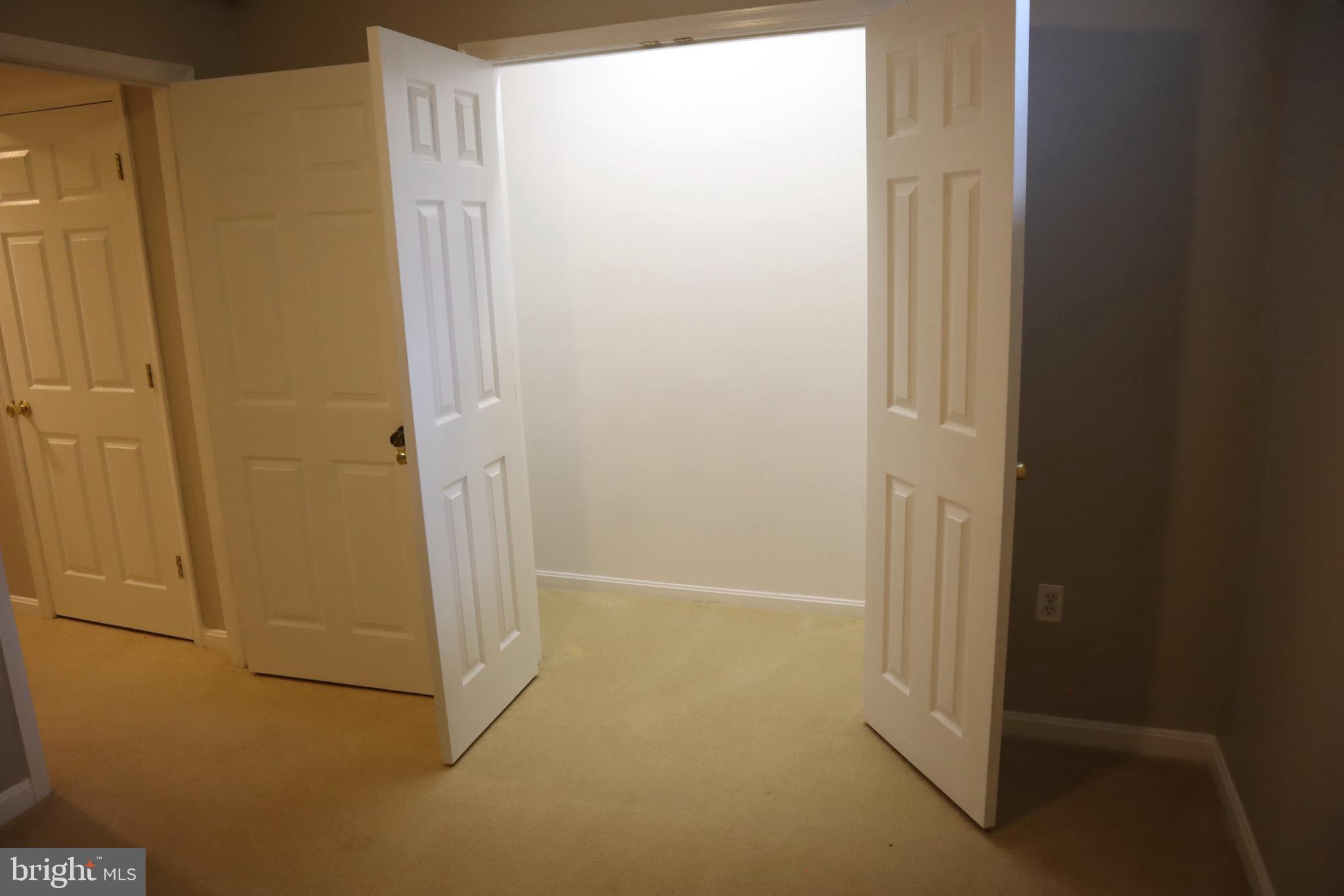 HALLOWELL - Residential Lease