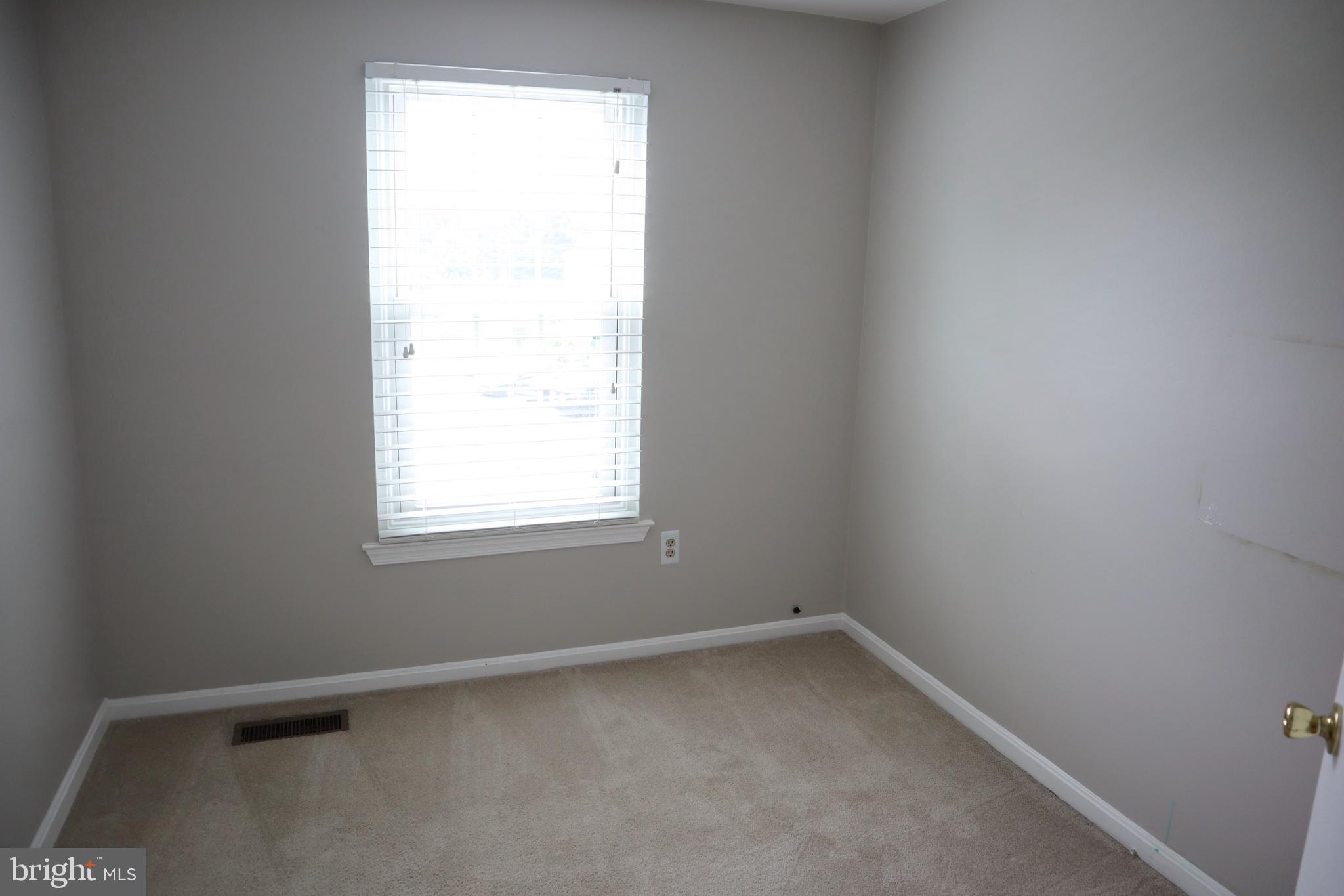 HALLOWELL - Residential Lease