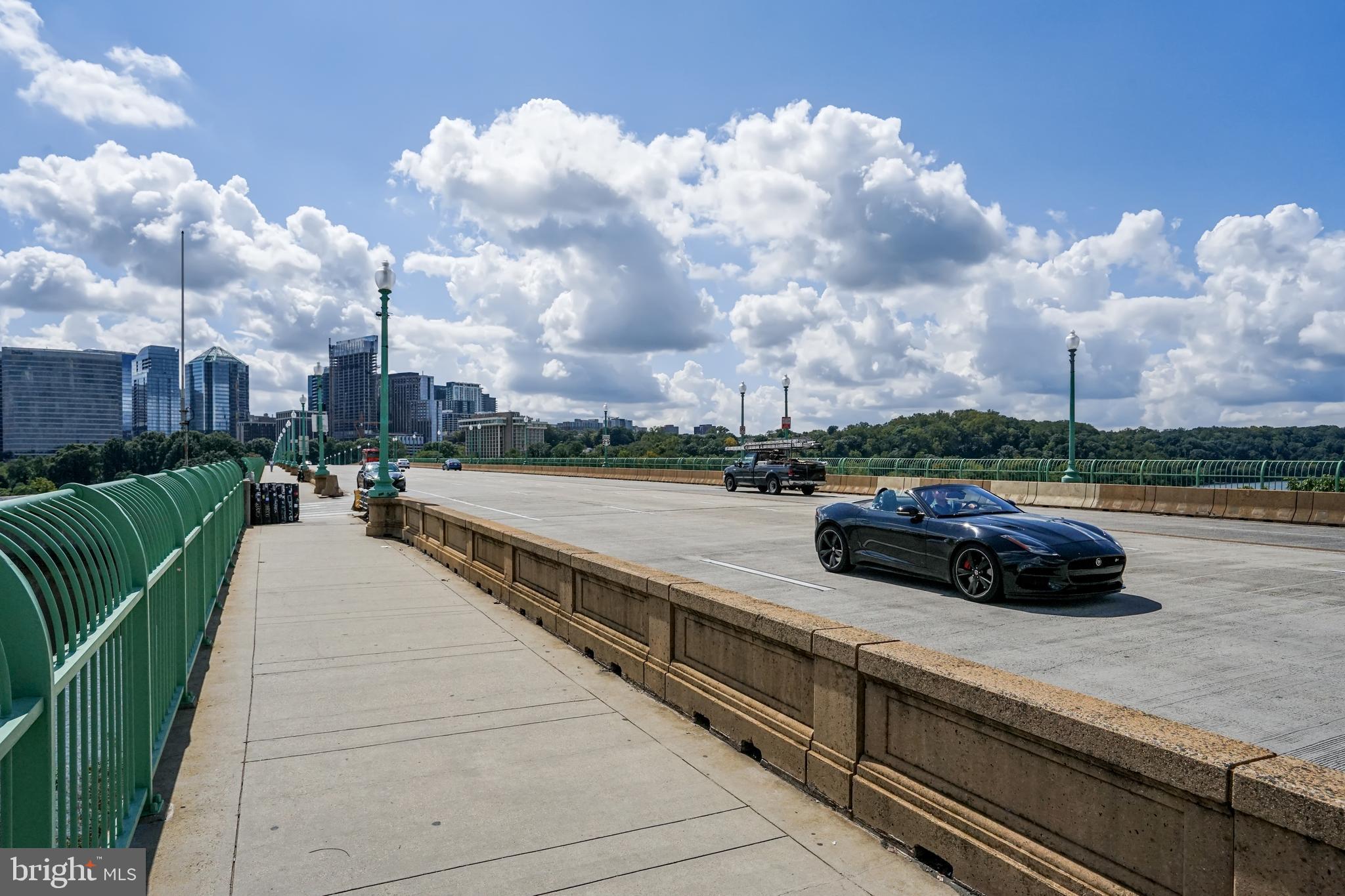 ROSSLYN - Residential