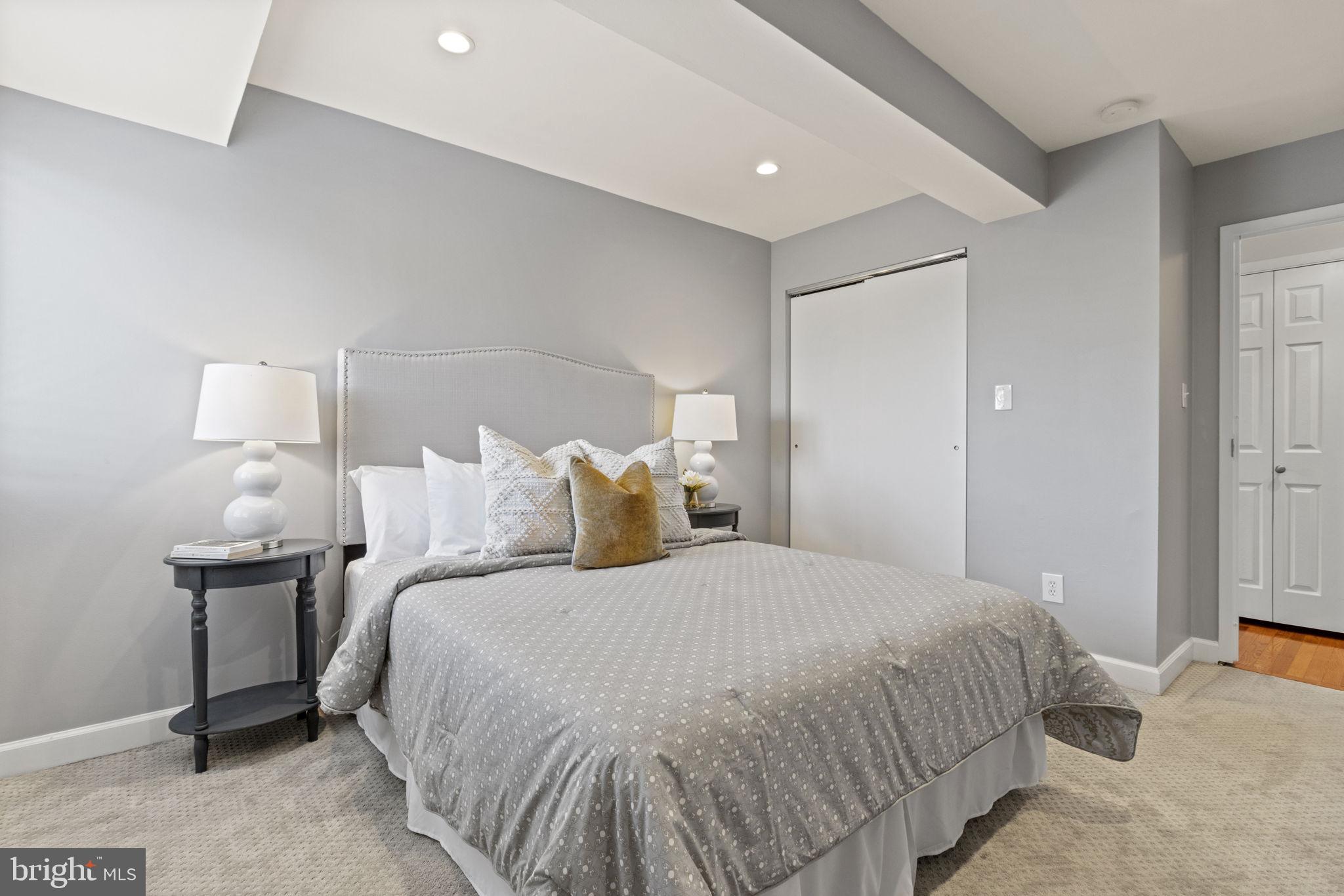 ROSSLYN - Residential