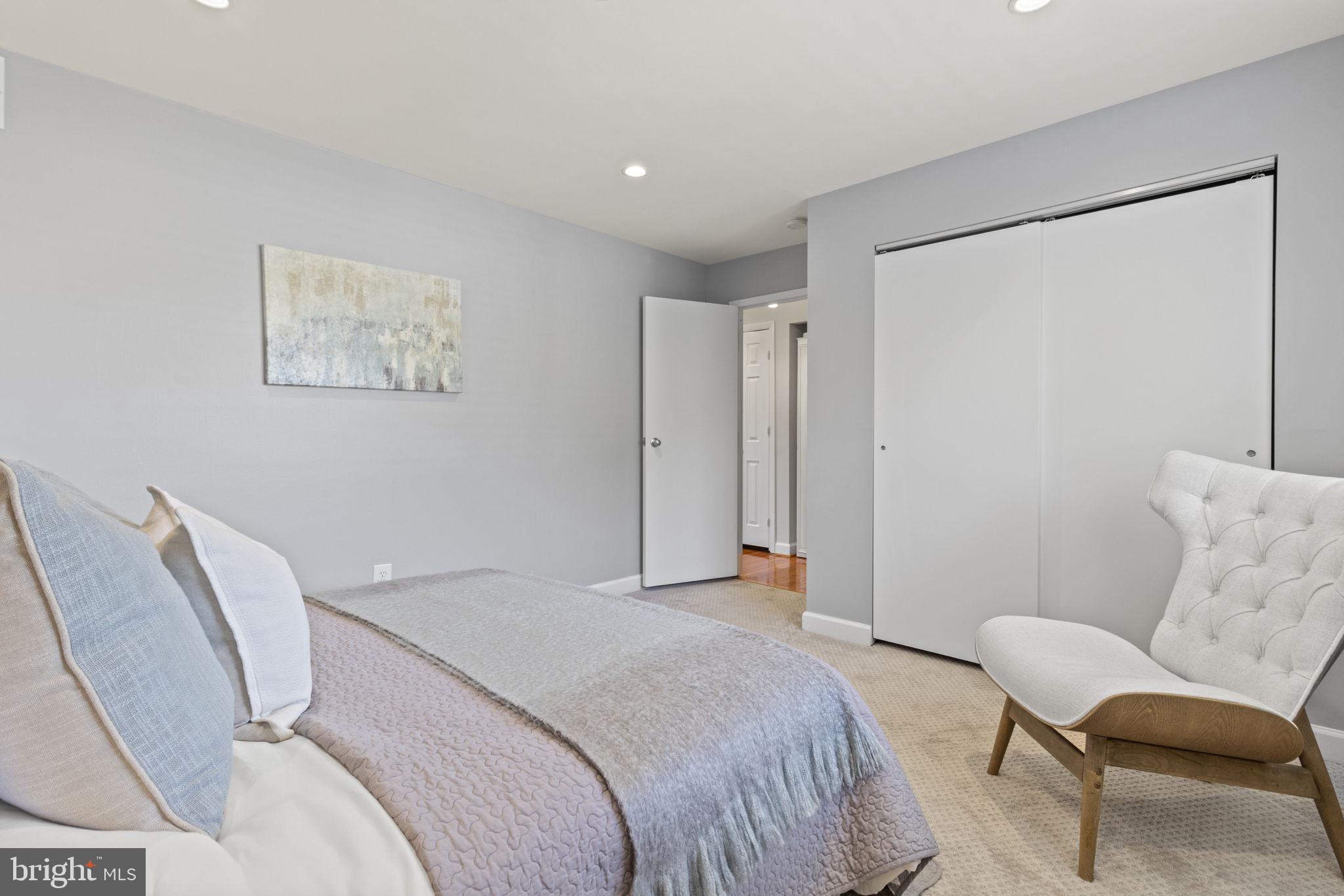 ROSSLYN - Residential