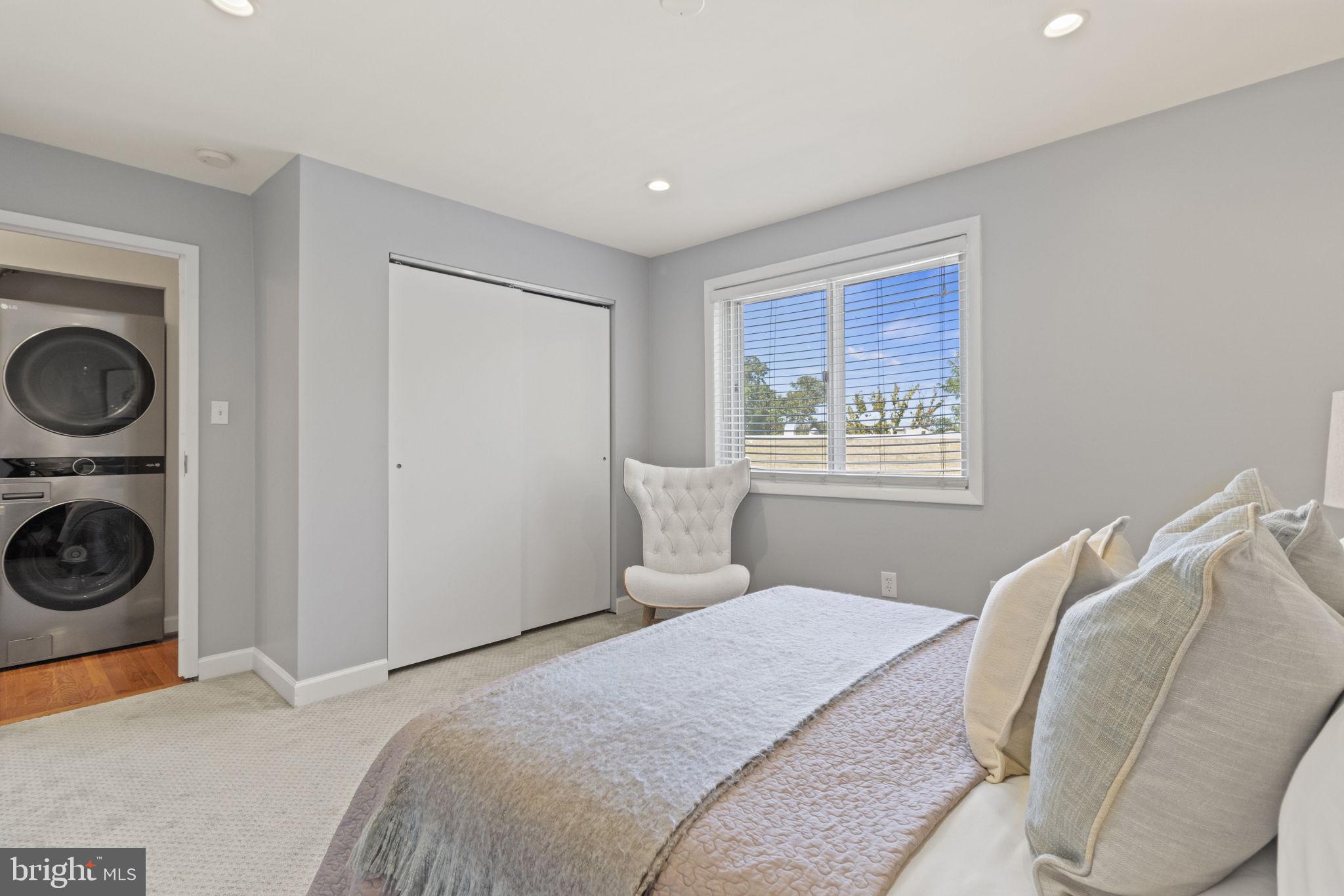 ROSSLYN - Residential