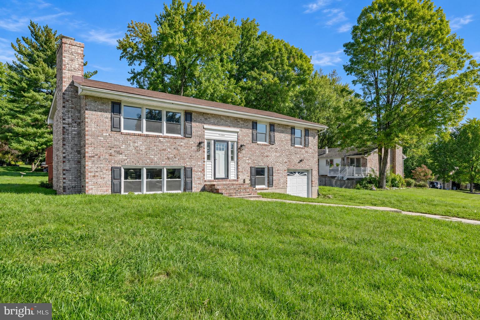 17 EDGEHILL COURT
