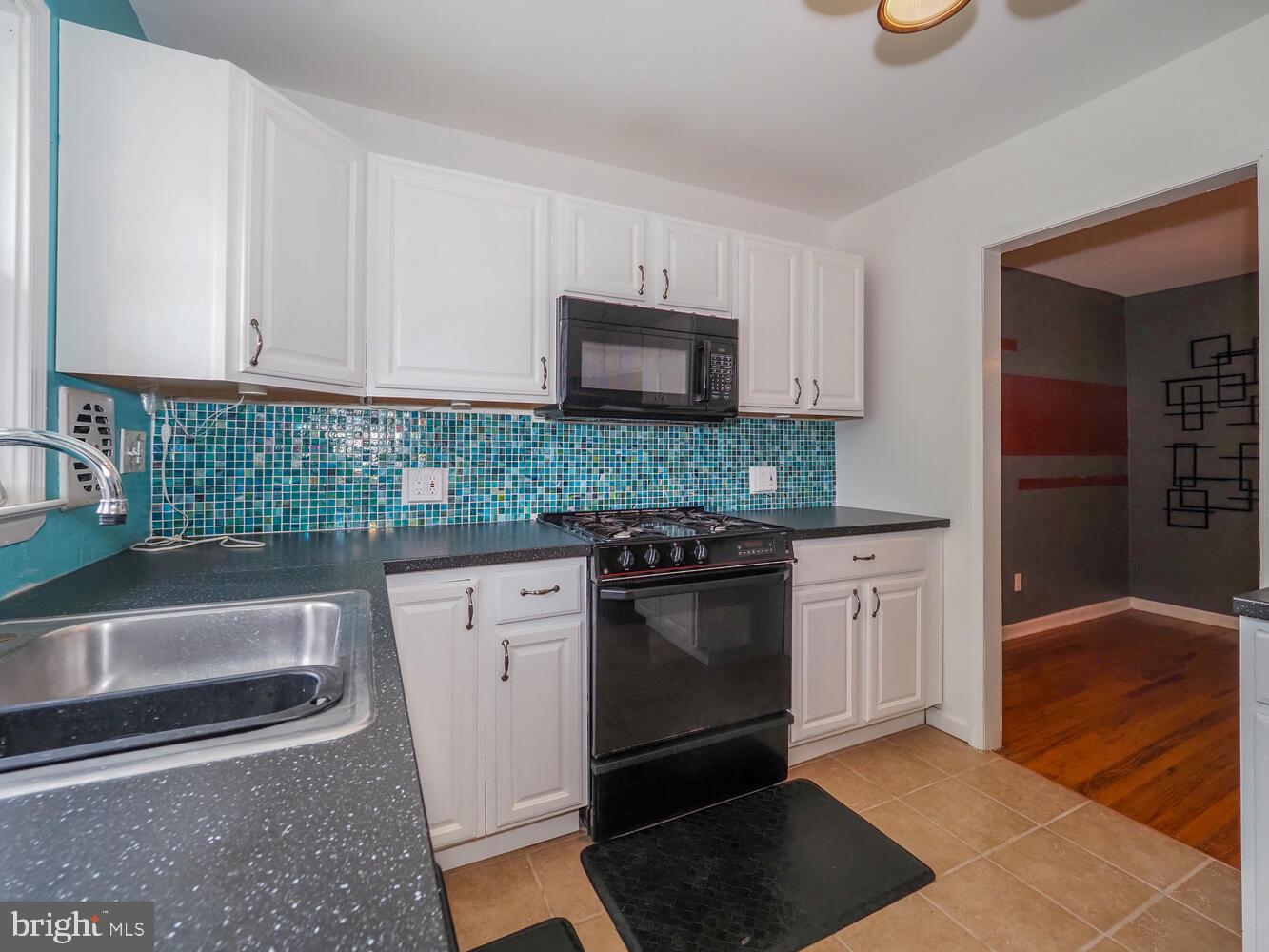 VIOLETVILLE - Residential Lease