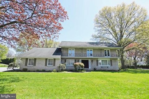Photo of 779 Barrwick Lane, Lancaster, PA 17603 (MLS # PALA2048040)