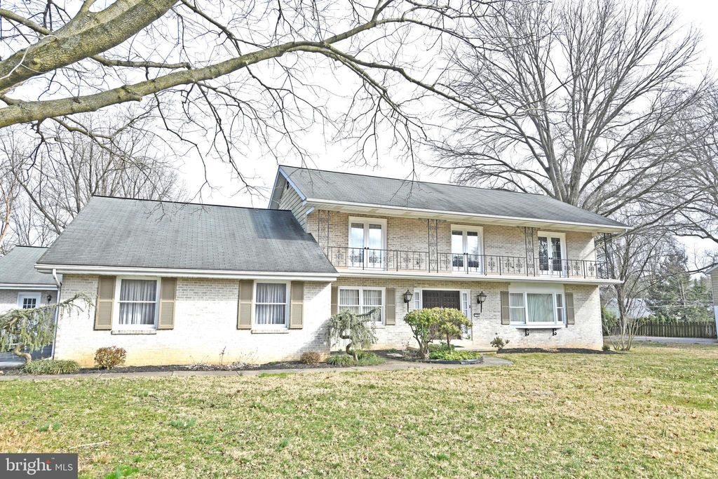 Photo of 779 Barrwick Lane, Lancaster, PA 17603 (MLS # PALA2048040)