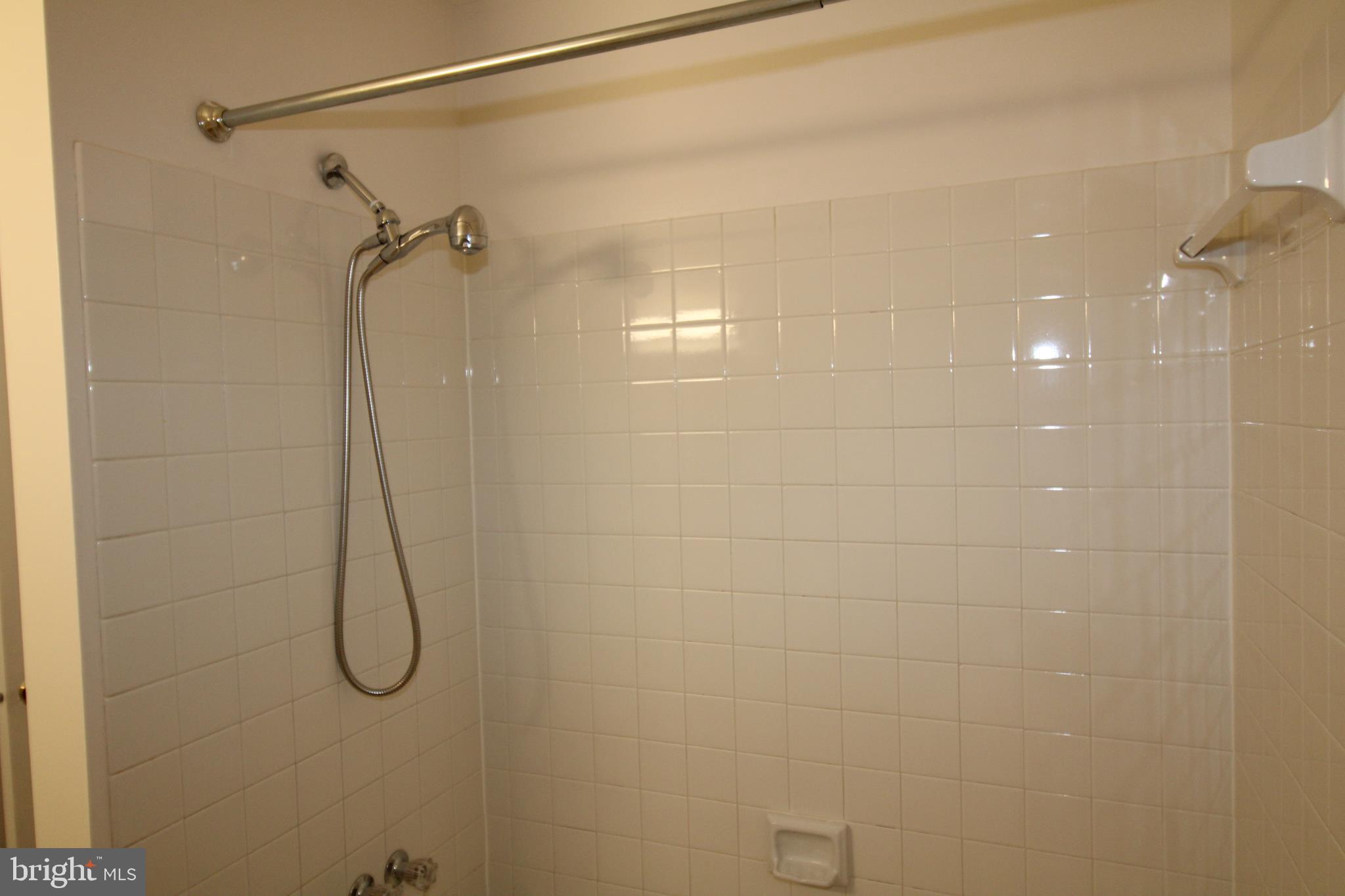 OLD GEORGETOWN VILLAGE - Residential Lease