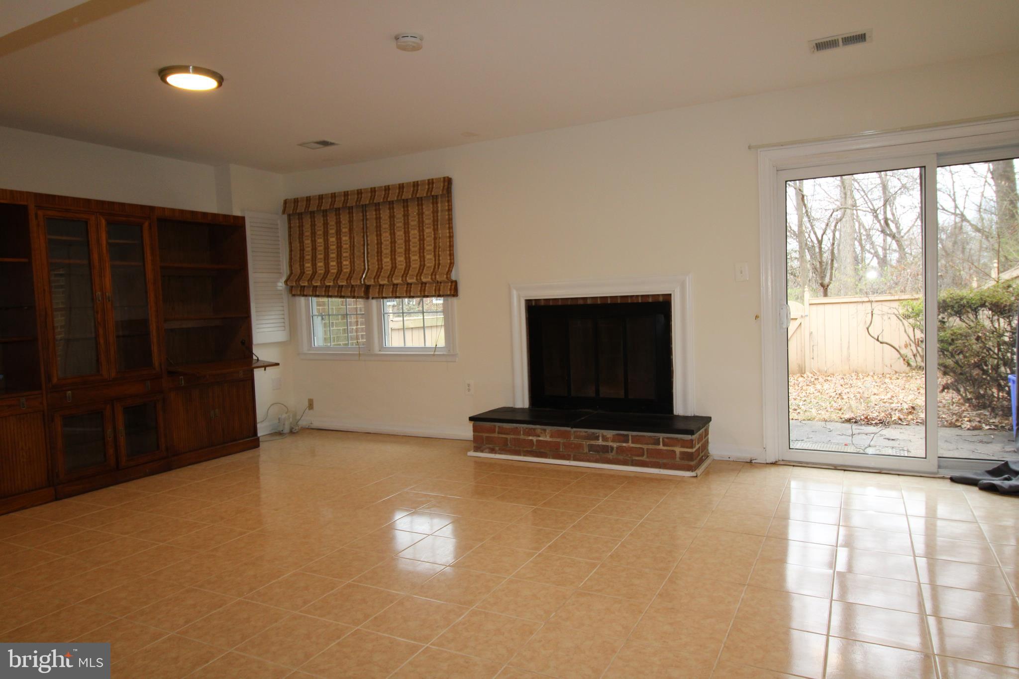 OLD GEORGETOWN VILLAGE - Residential Lease