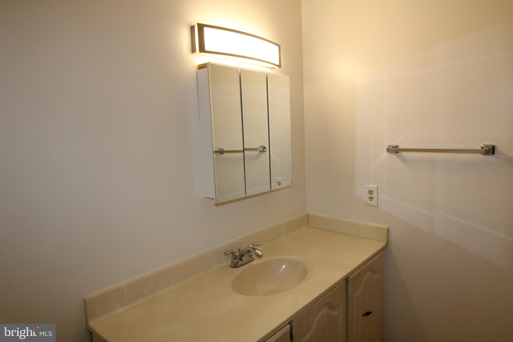 OLD GEORGETOWN VILLAGE - Residential Lease