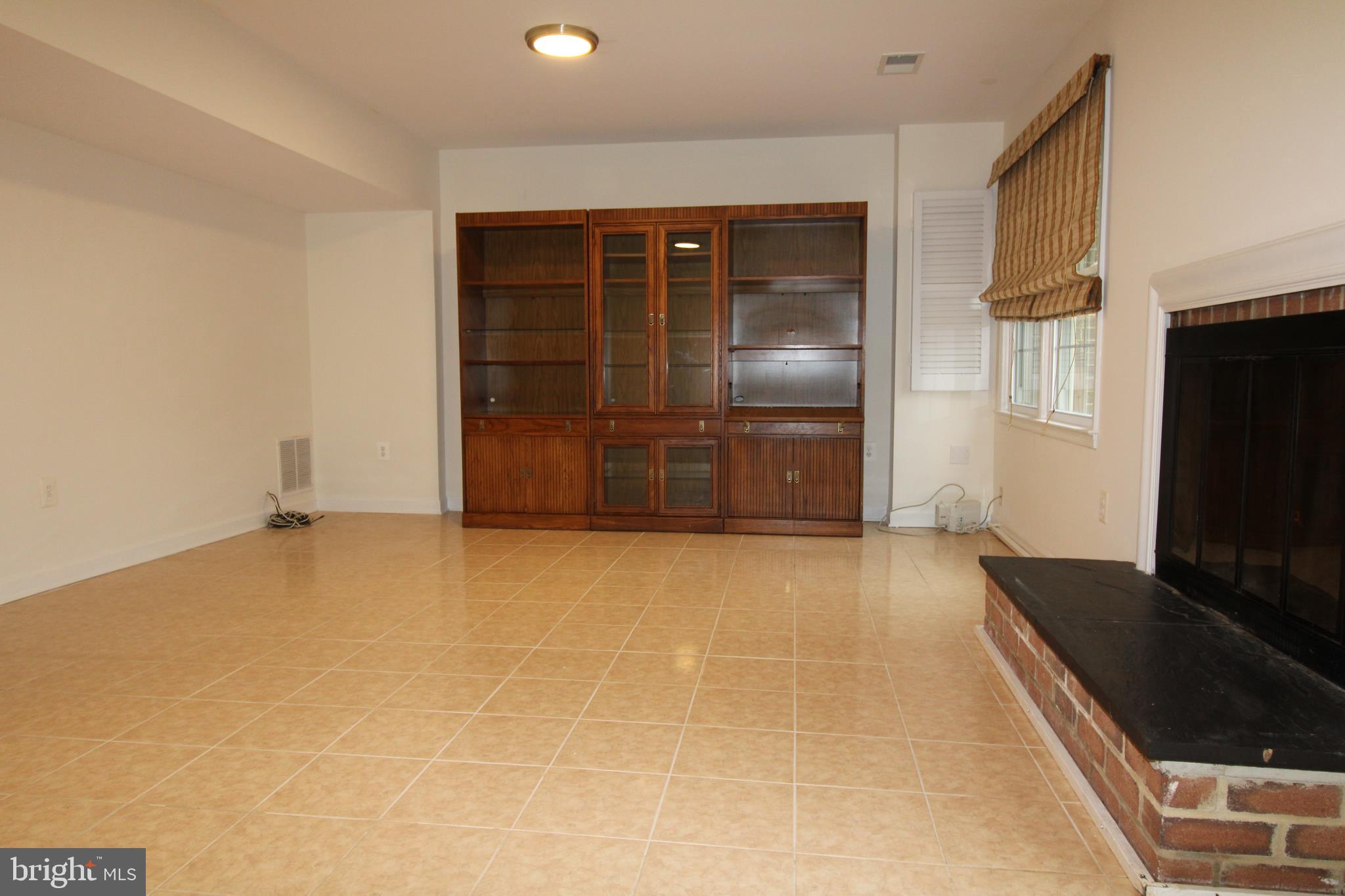 OLD GEORGETOWN VILLAGE - Residential Lease