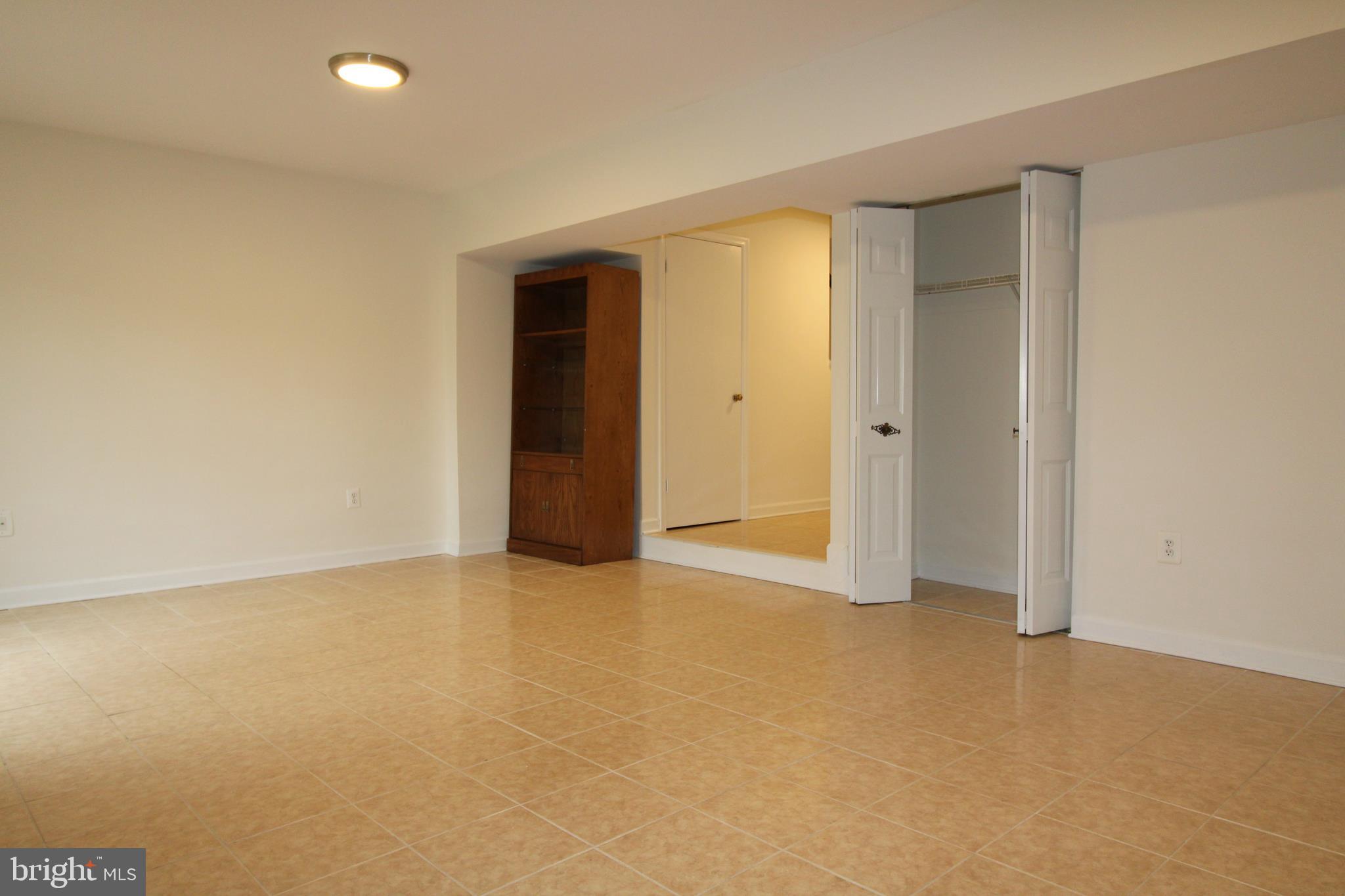 OLD GEORGETOWN VILLAGE - Residential Lease