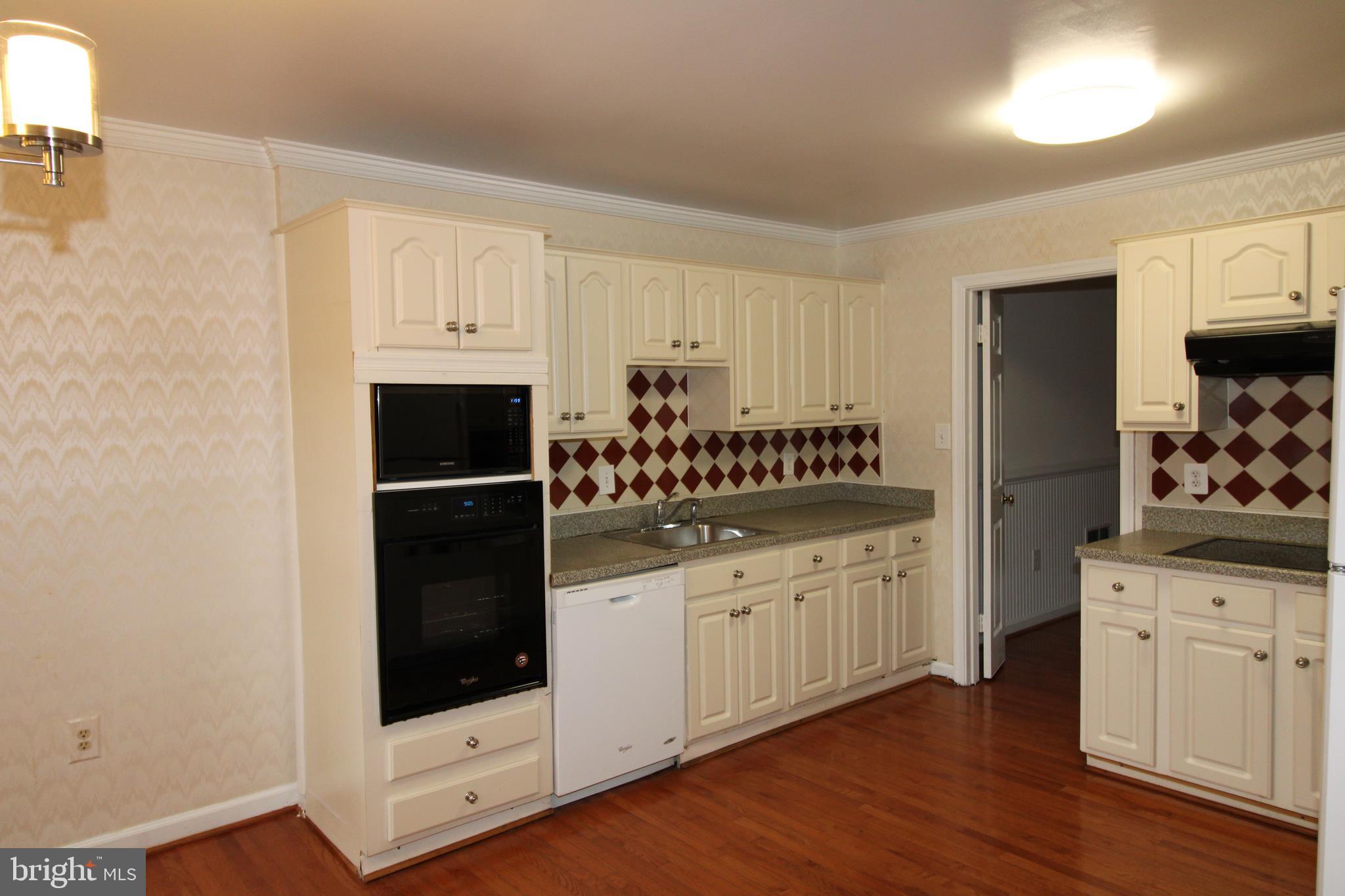 OLD GEORGETOWN VILLAGE - Residential Lease