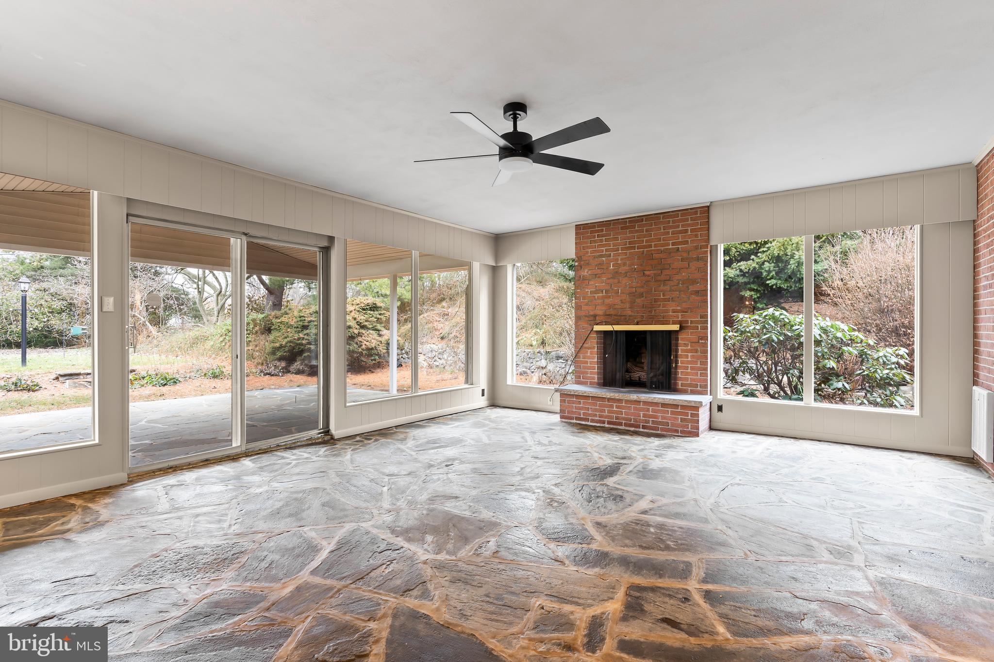 FOUNTAIN HEAD - Residential Lease