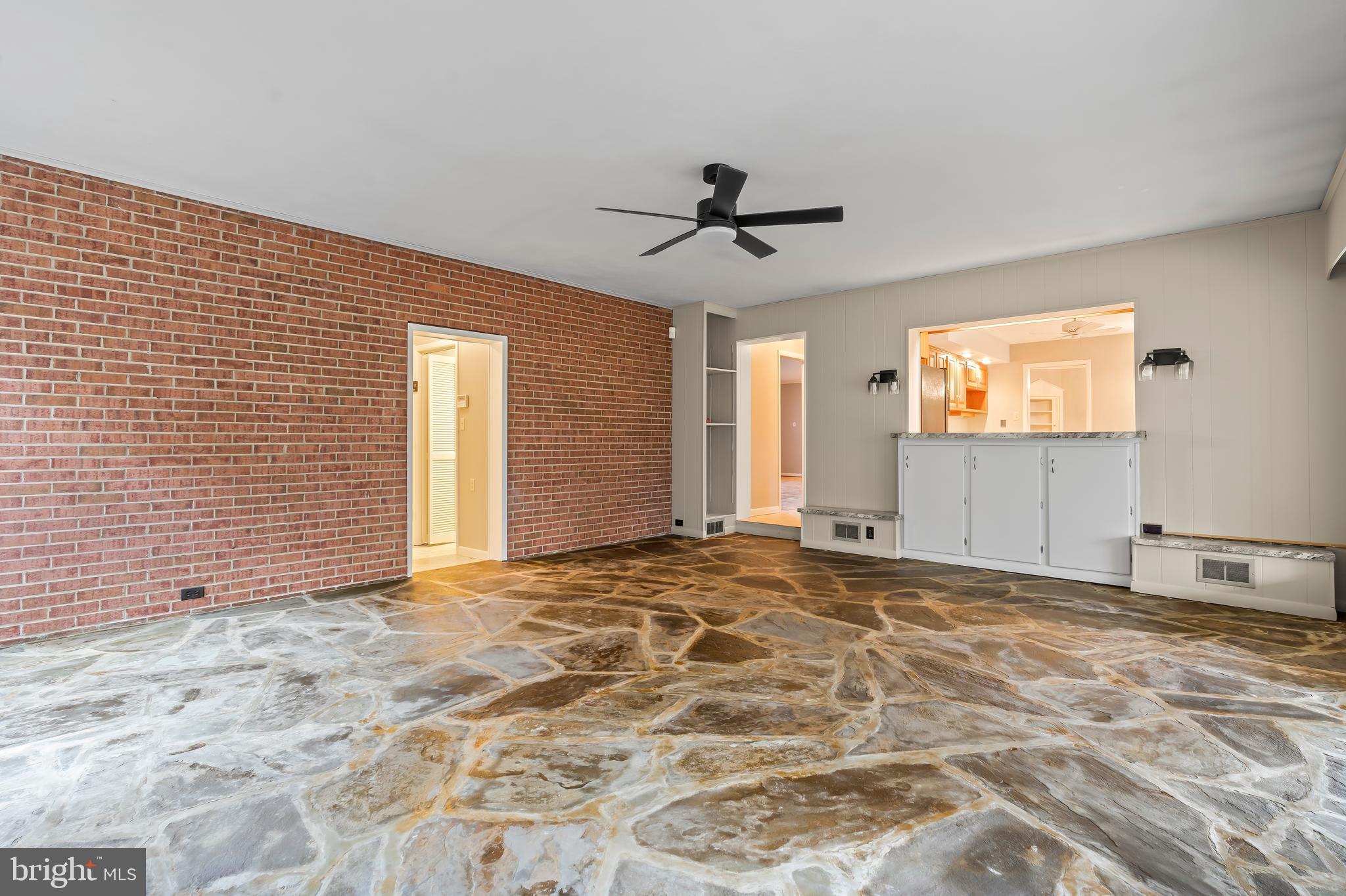 FOUNTAIN HEAD - Residential Lease