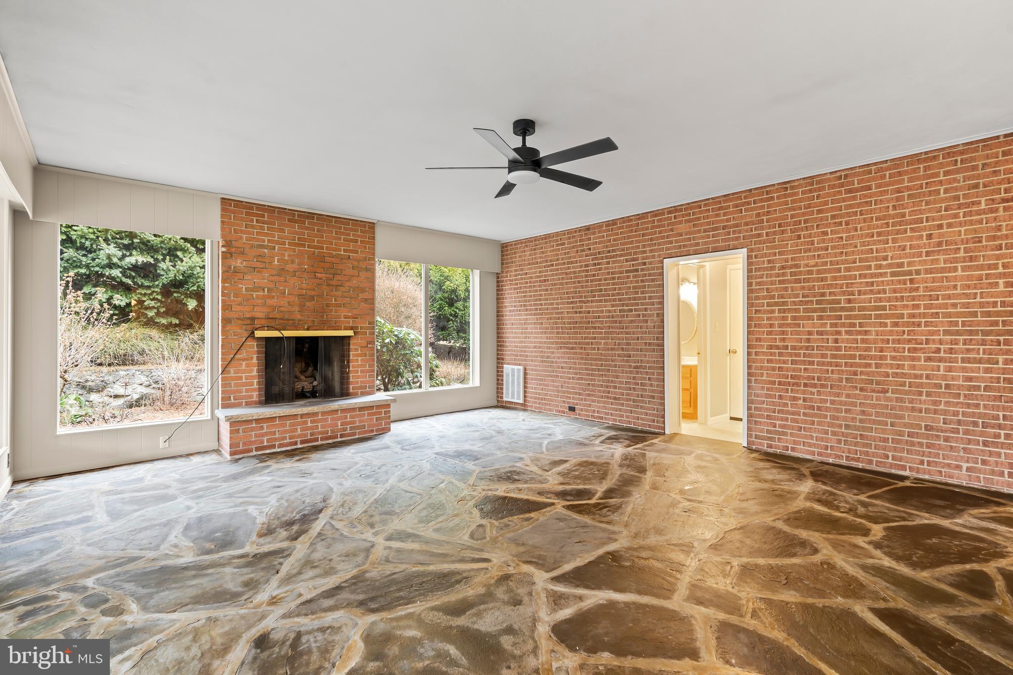 FOUNTAIN HEAD - Residential Lease