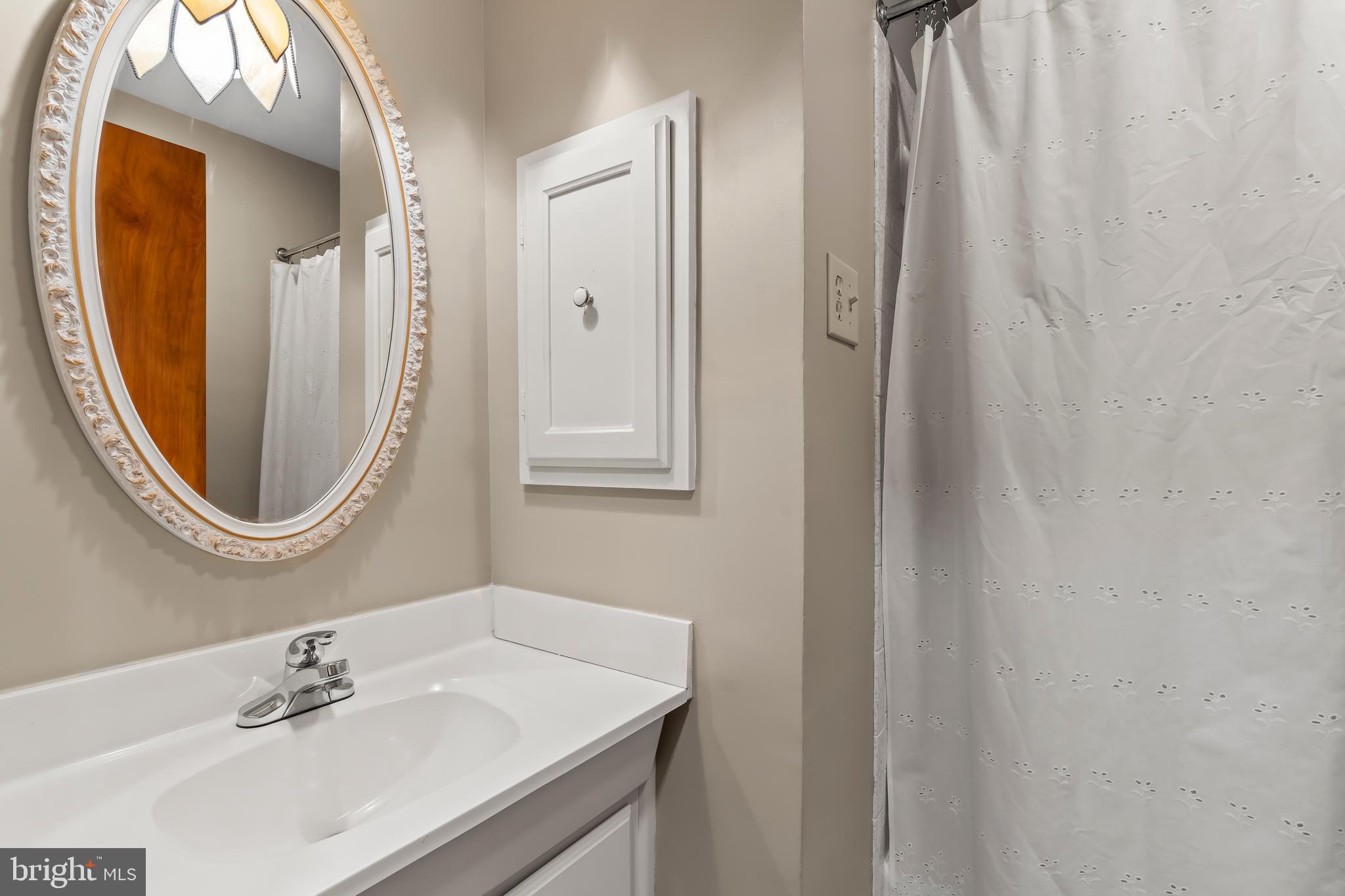 FOUNTAIN HEAD - Residential Lease