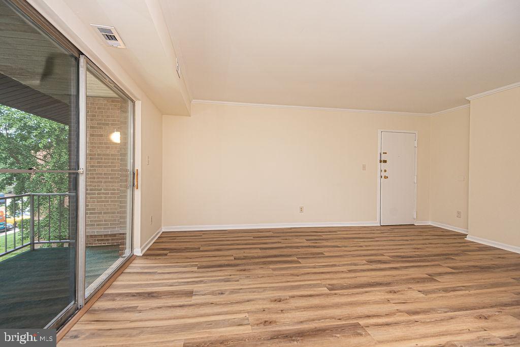 1030 ADAMS AVENUE 3B