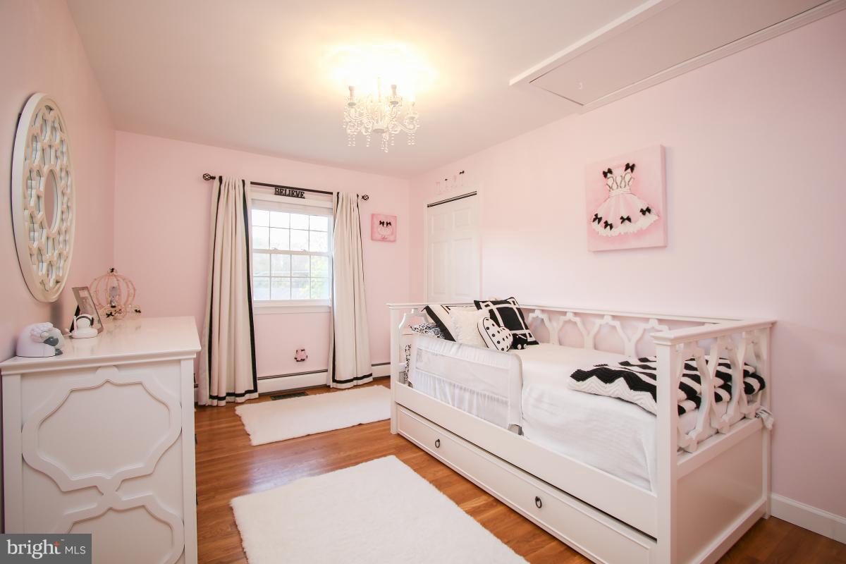 HUNGERFORD - Residential Lease