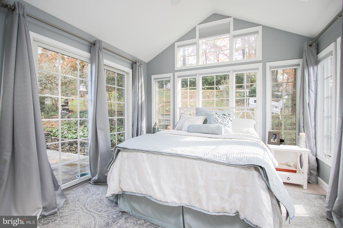 HUNGERFORD - Residential Lease