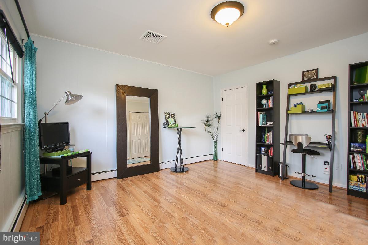 HUNGERFORD - Residential Lease