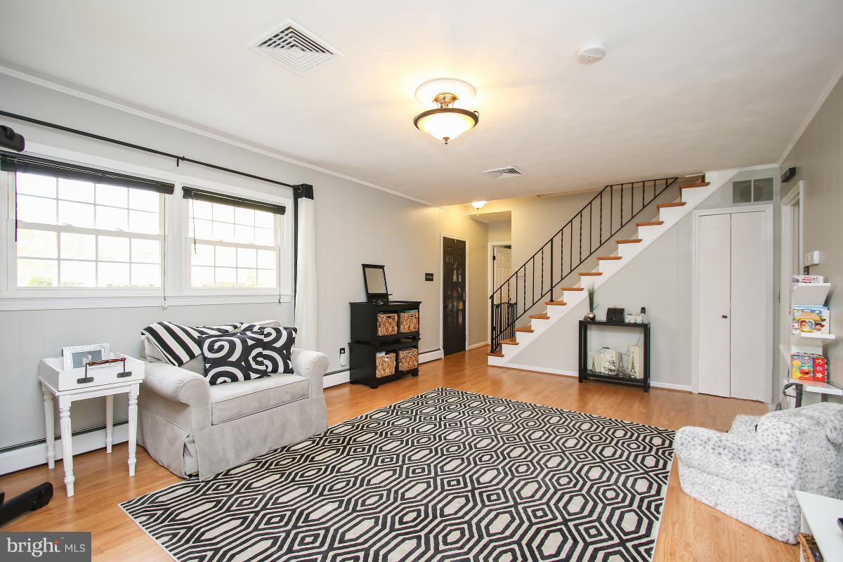 HUNGERFORD - Residential Lease