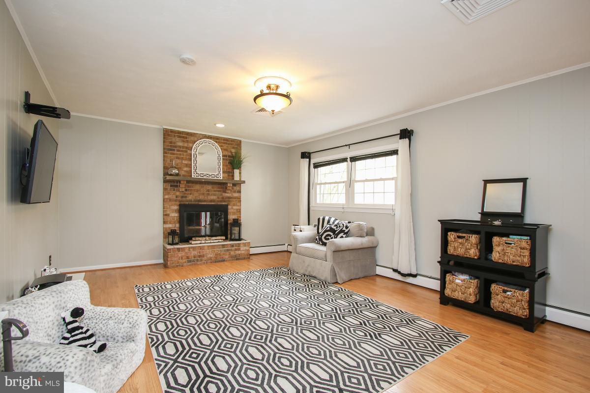 HUNGERFORD - Residential Lease