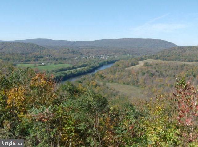 POTOMAC FOREST ESTATES - Land