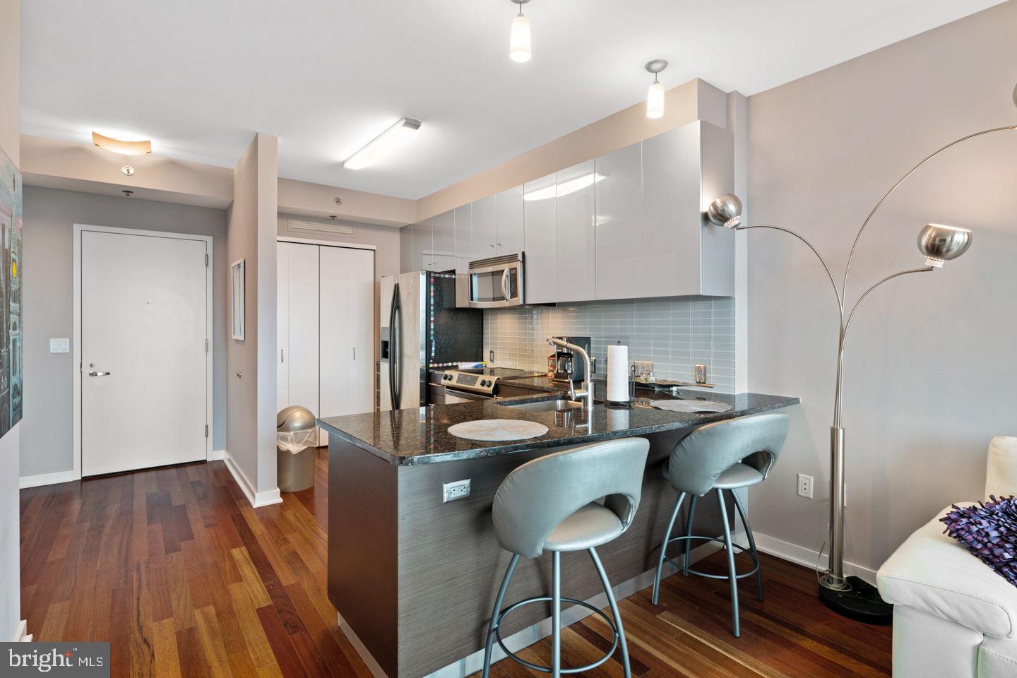 RITTENHOUSE SQUARE - Residential