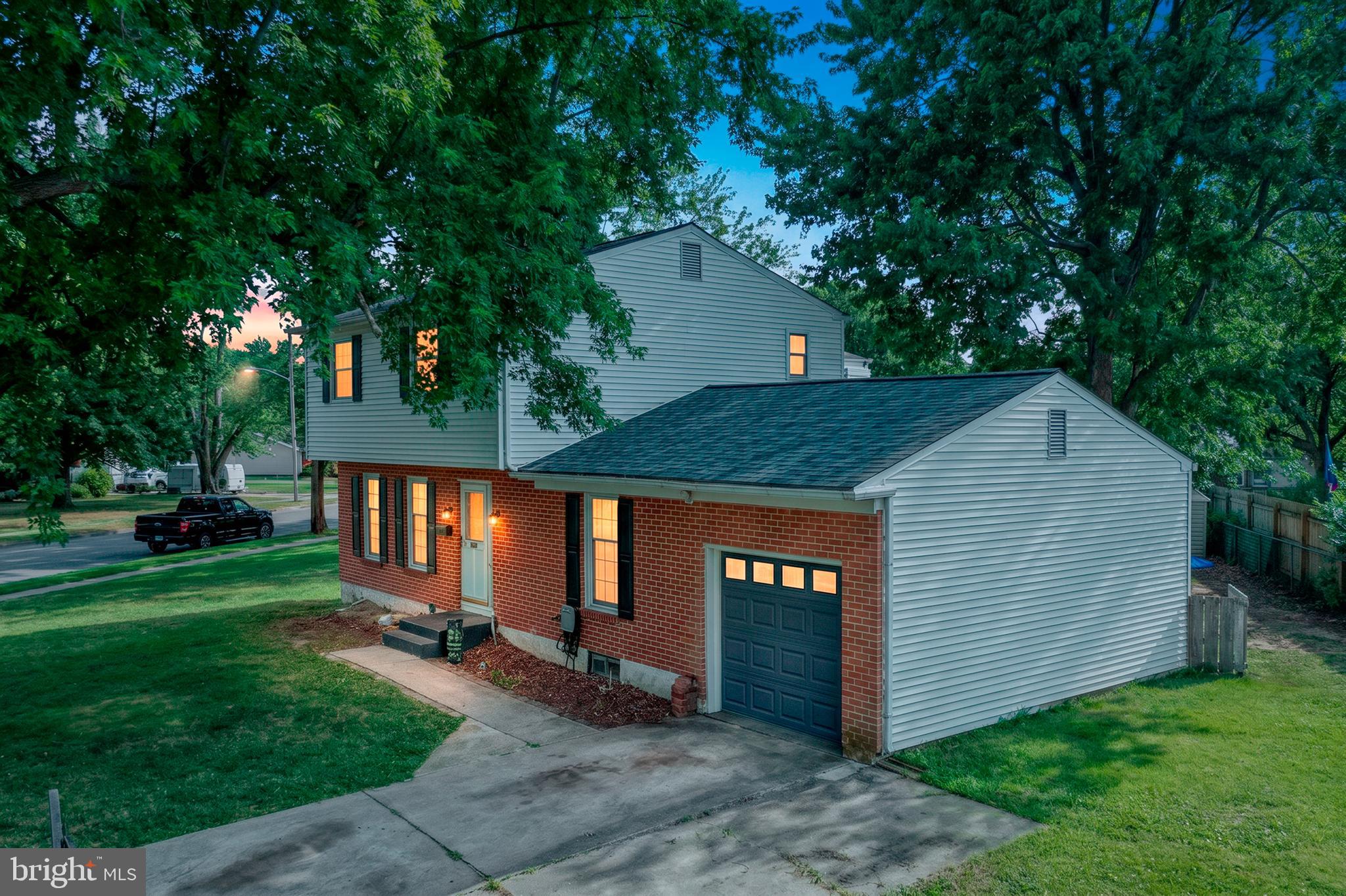 306 MACARTHUR DRIVE