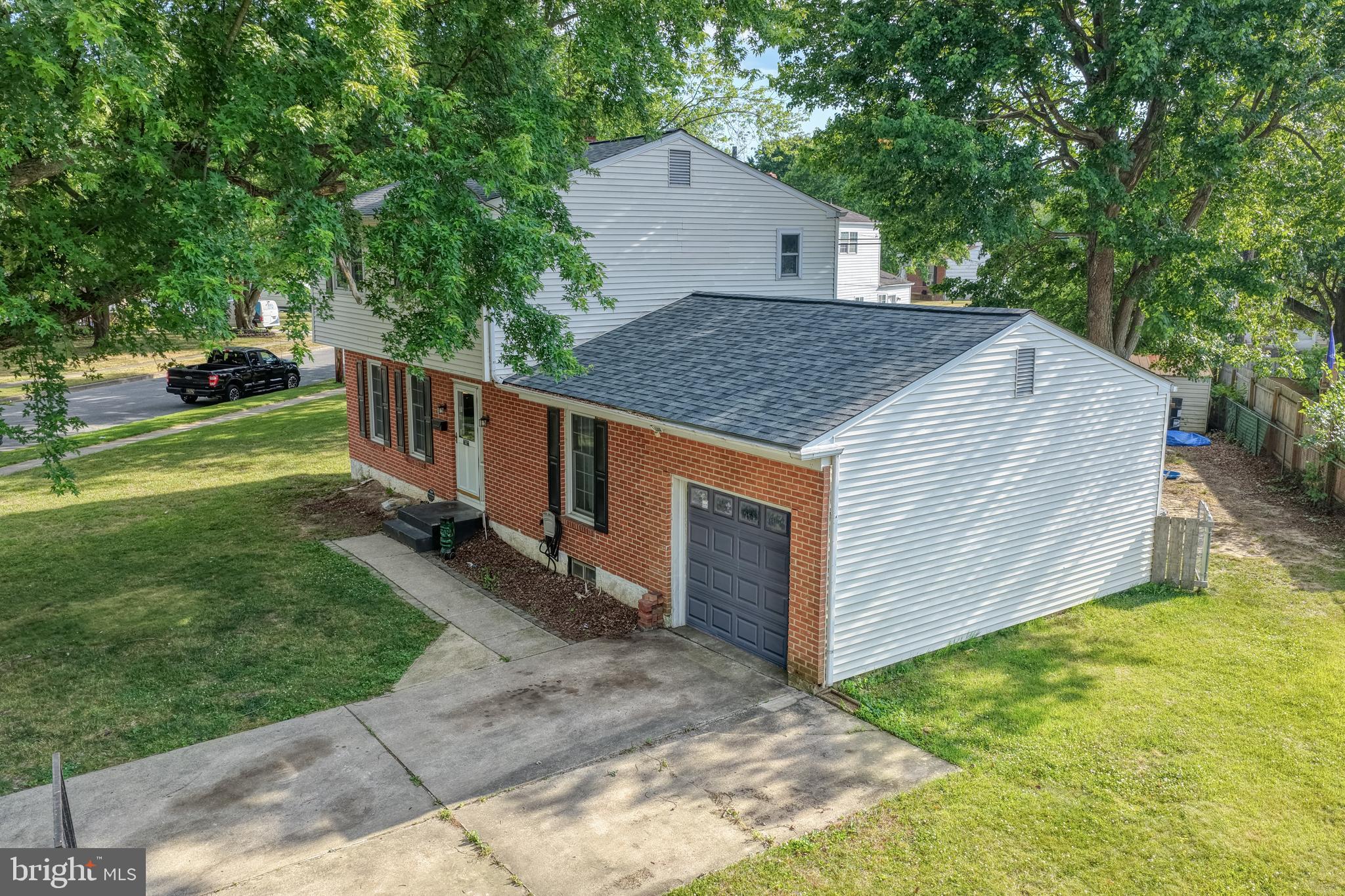 306 MACARTHUR DRIVE